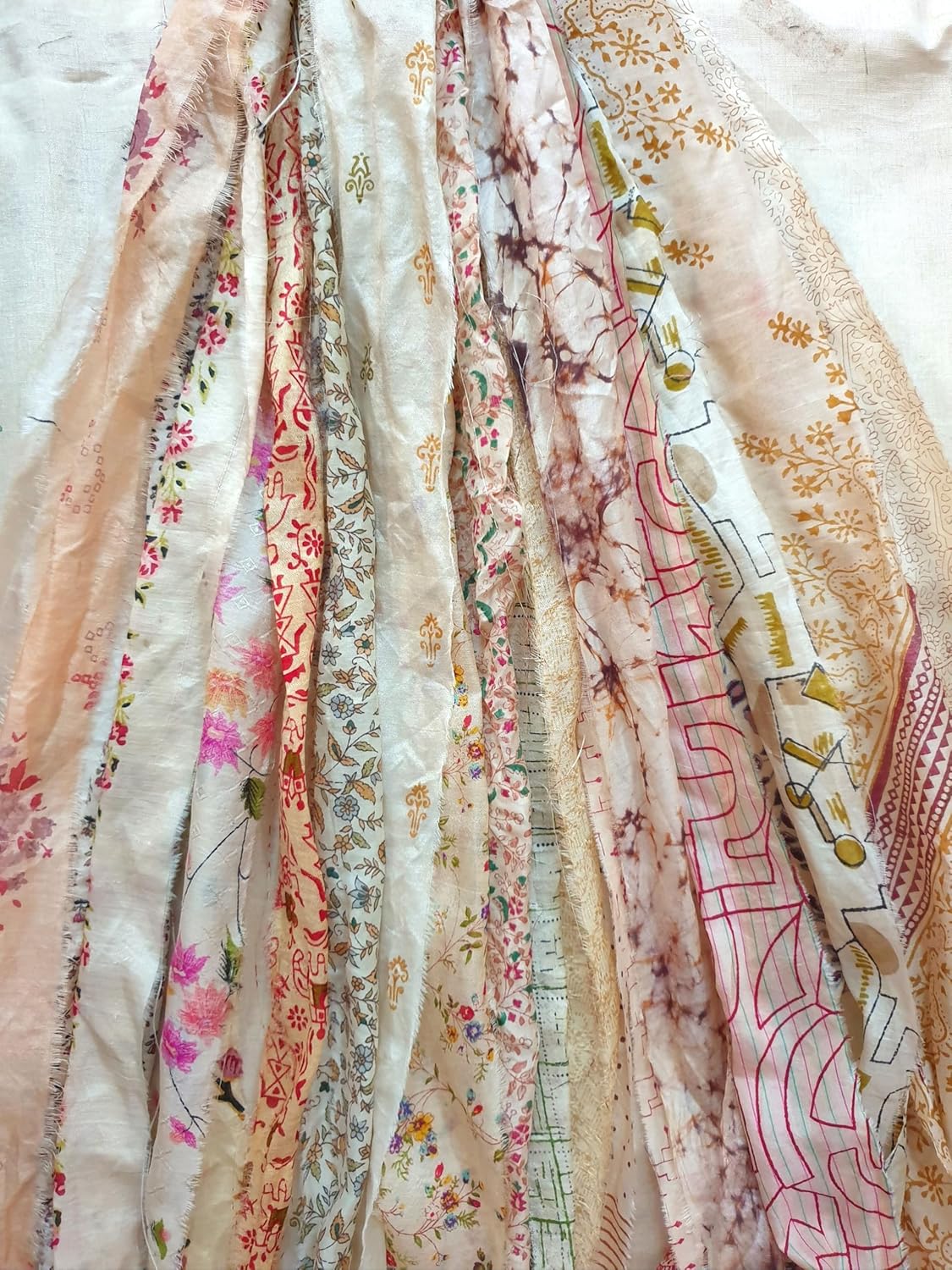 21 Yards Unstitched Sari Silk Yarn Ribbon Tassels SKEINS Beige Cream Journal Scrapbook Craft Project Decor CRMLNG DS344