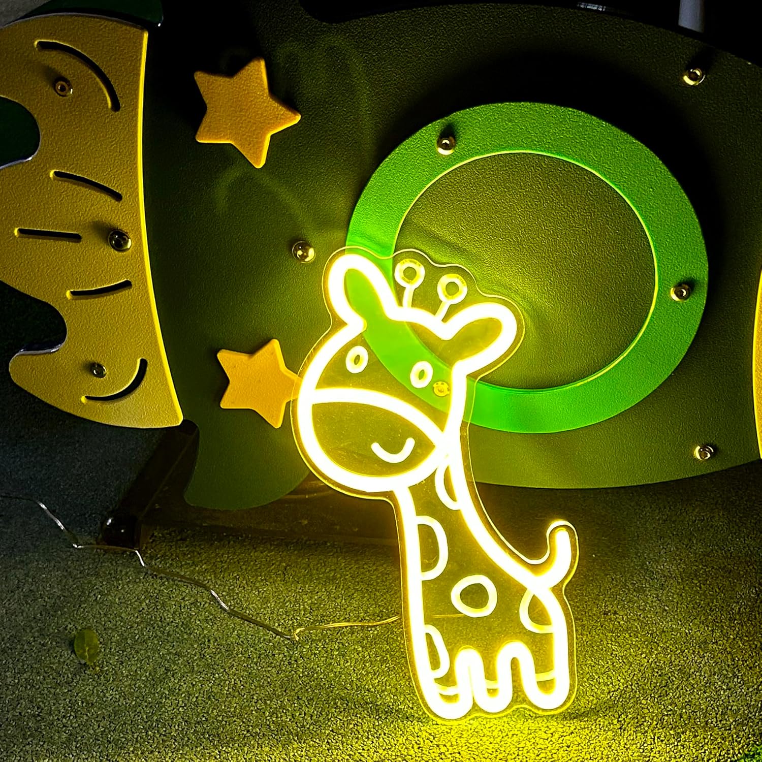 Giraffe Gifts for Kids Bedroom Night Light with Baby Smart Giraffe Lamp Cool Room Decor Bedside Lamp Boys Girls Decor or 5V USB Night Light Signs (Yellow)