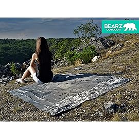 BEARZ Outdoor Pocket Blanket - Beach Blanket Waterproof Sandproof, Picnic Blankets Waterproof Foldable, Lightweight & Compact for Hiking, Camping, Travel, Festival Accessories (Camo)