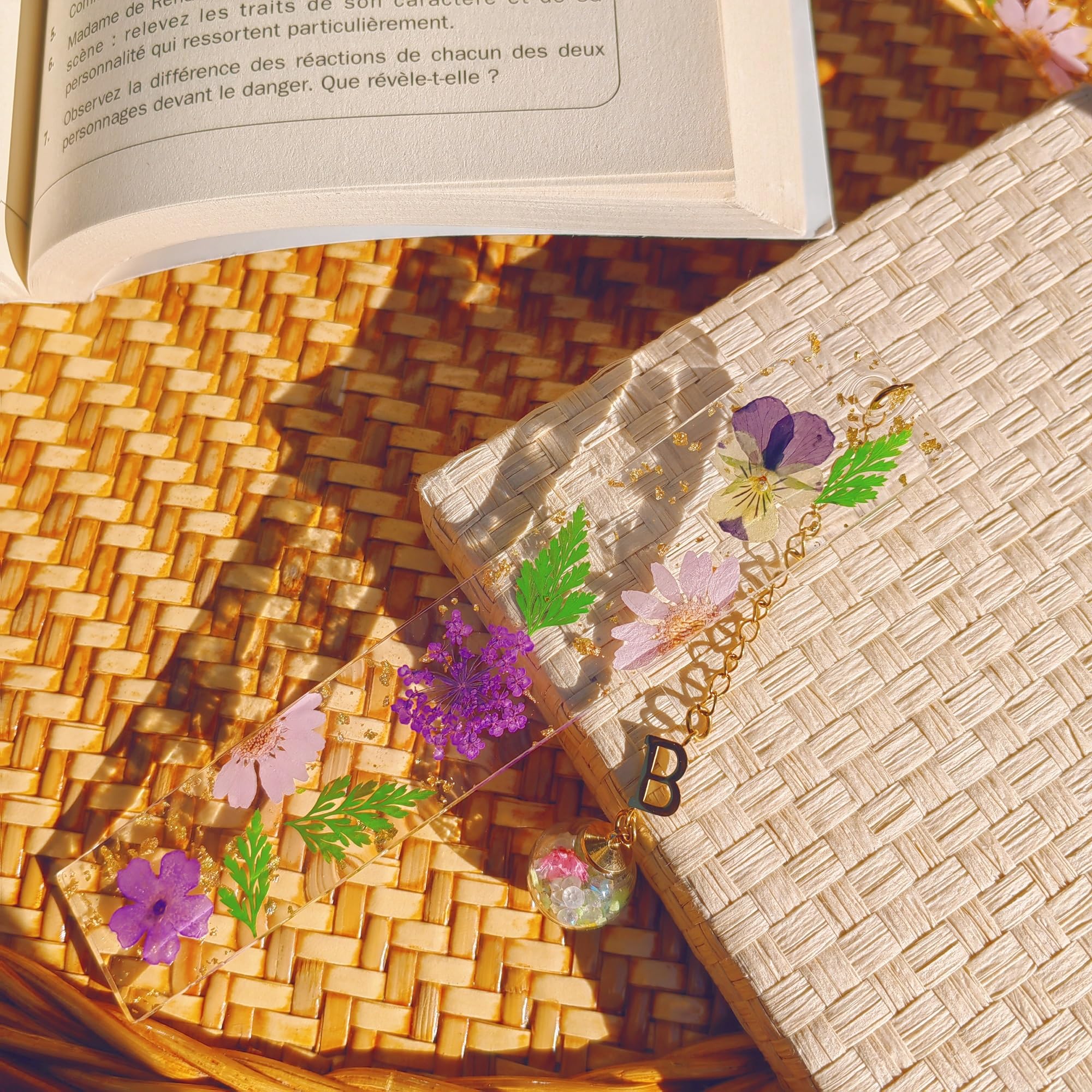 Famweylami Original Personalised Bookmark Gift for Teacher 26 Letters, Retirement, Farewell, Teacher, Graduation - Image 2