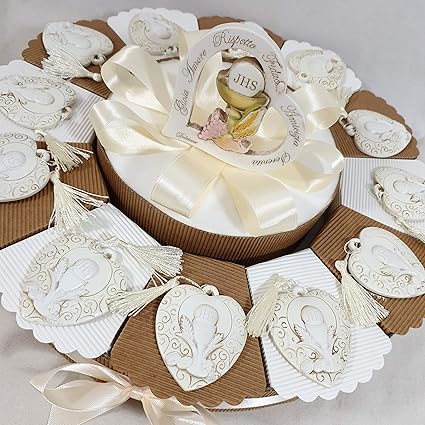 Bonbonniere Pour Communion En Forme De Cœur Avec Calice Jhs Gateau Dragees Dragees Gateau 12 Tranches A Amazon Fr Cuisine Et Maison