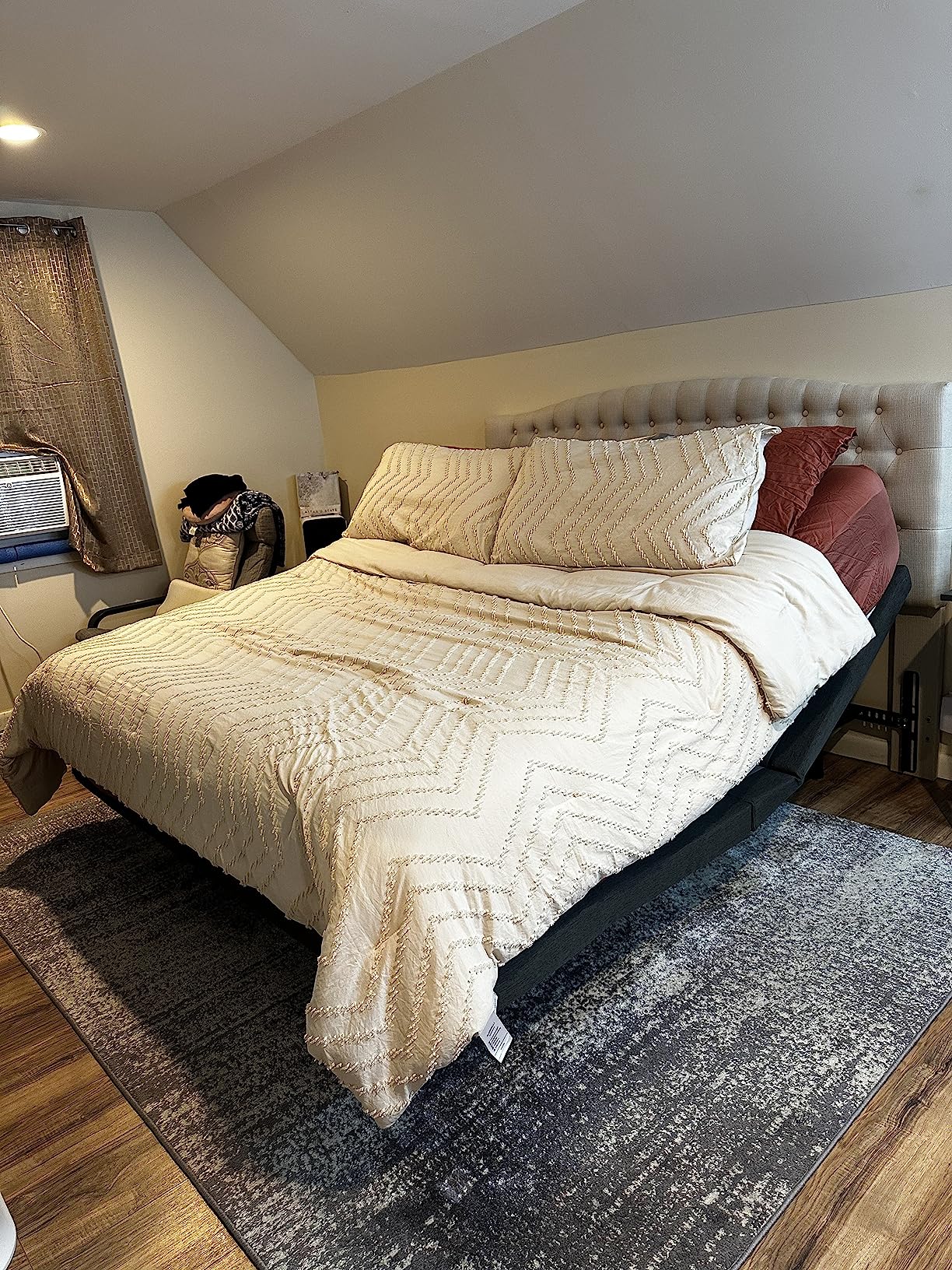 89/mo Finance Lucid L300 King Adjustable Bed Frame with Lucid 12