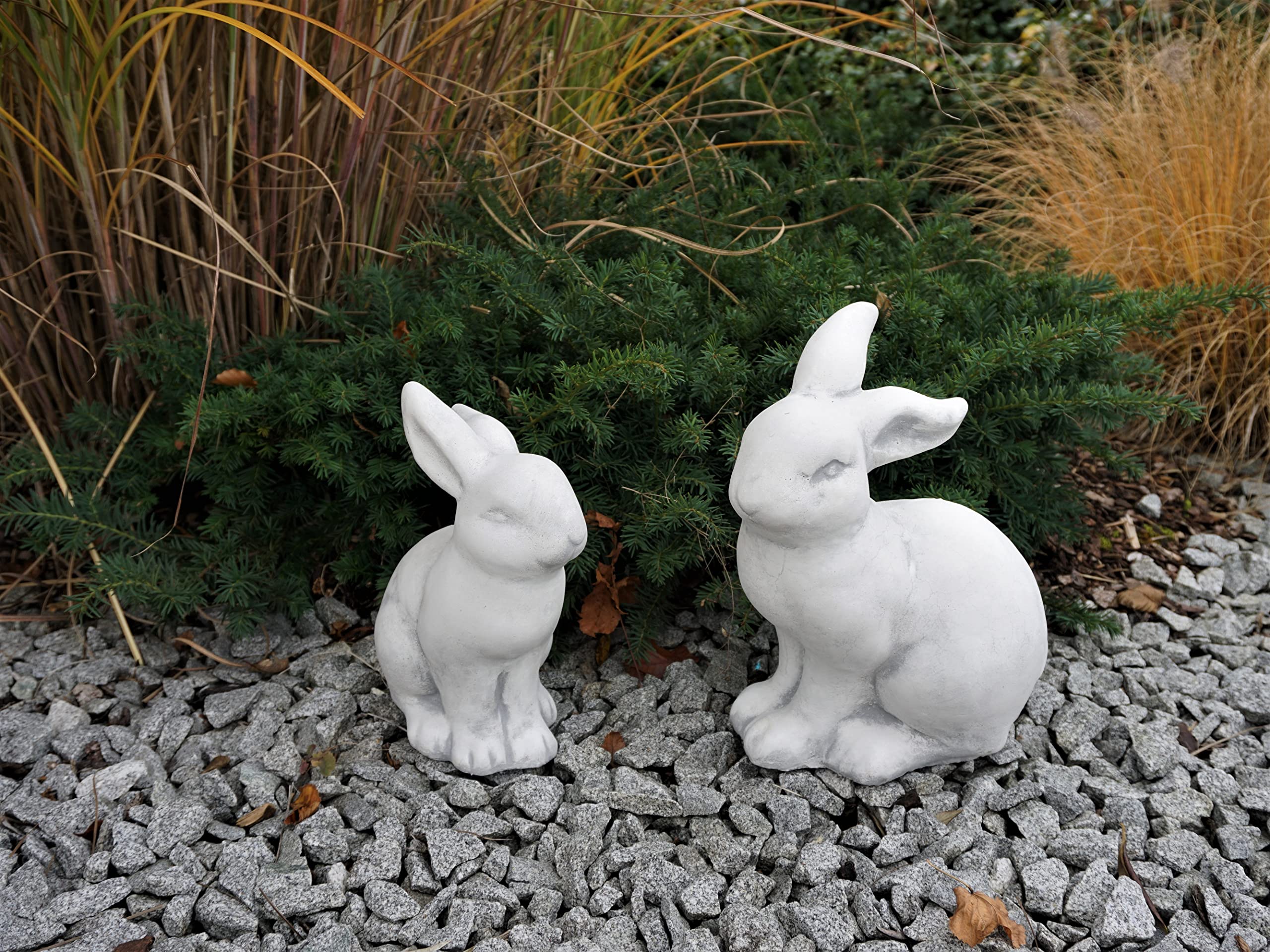 gartendekoparadies.de Hasenpaar Ostern, Steinfigur, H. 32/28 cm, 11 kg, Grau, frostsicher aus Steinguss für Außenbereich