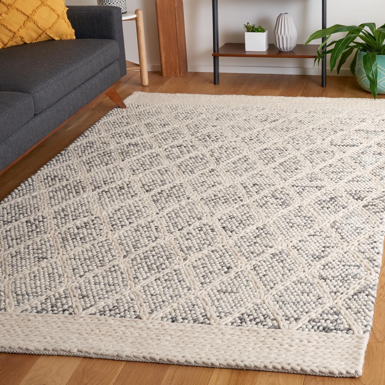 SAFAVIEH Natura Collection Area Rug - 6' x 9', Grey & Ivory, Handmade Farmhouse Trellis Wool, Ideal for The Living Room, Bedroom, Dining Room (NAT131F-6)
