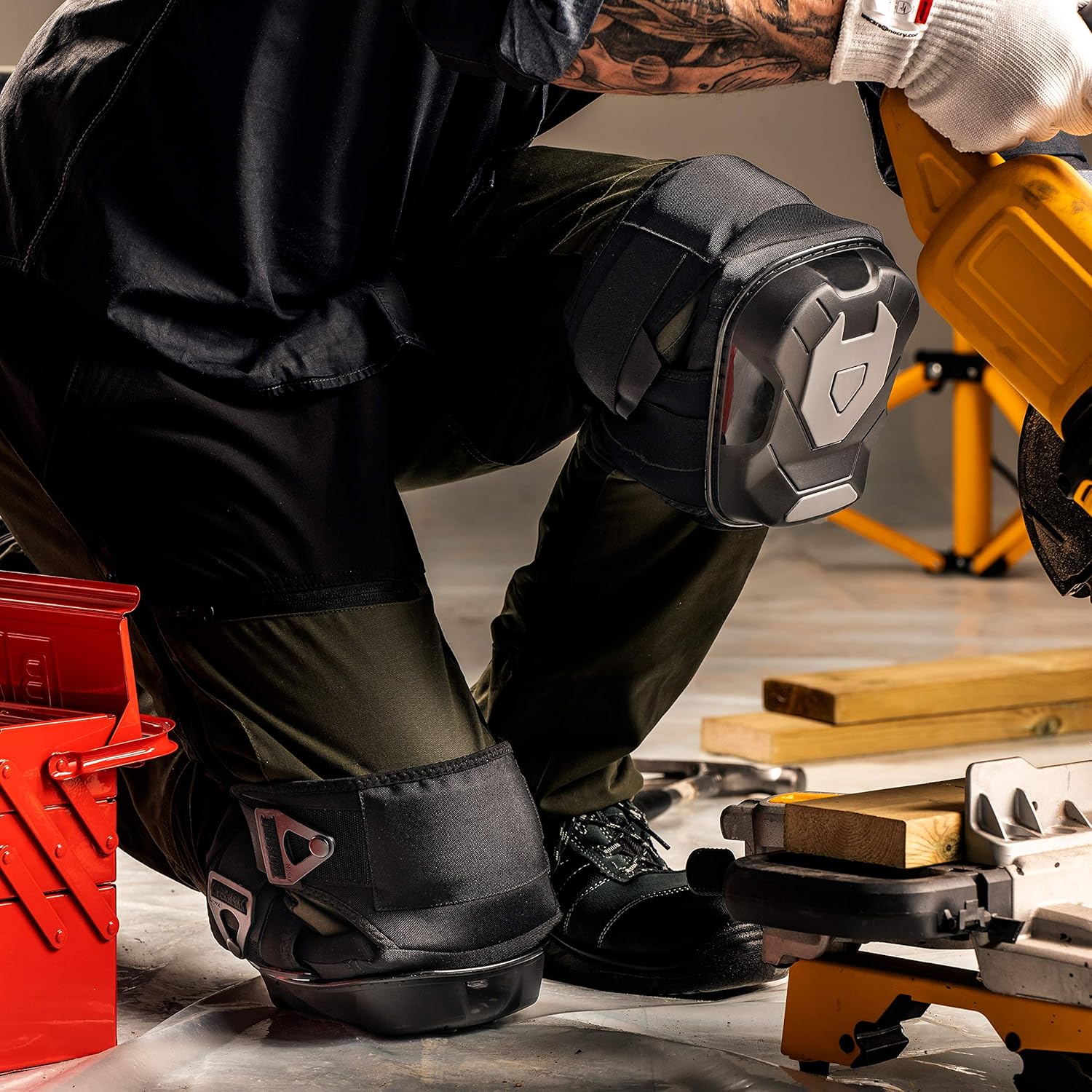 NoCry Professional Heavy Duty Knee Pads for Men and Women - with Enhanced Hard Cap and Improved Adjustable Two Layer Strap System at the Thigh and Shin: Industrial & Scientific