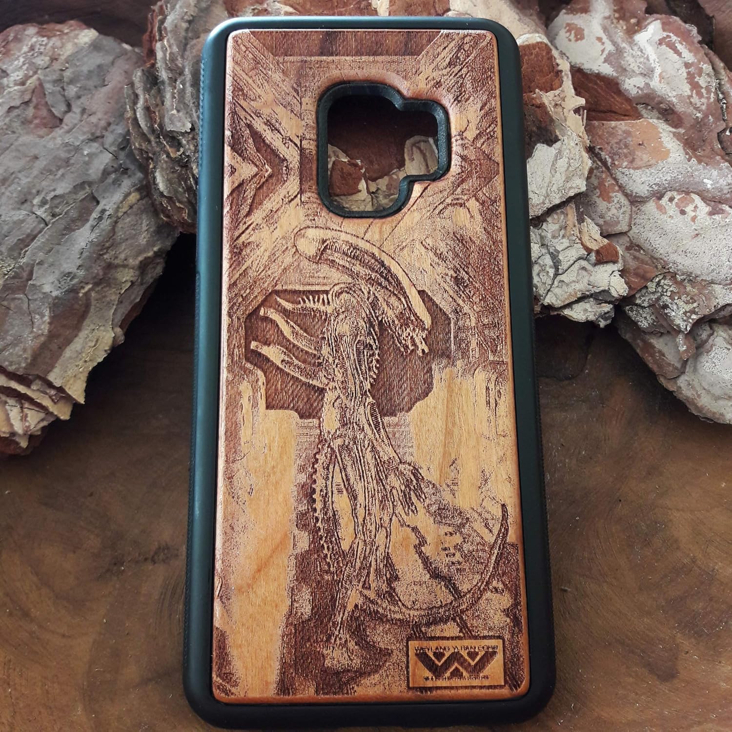 Xenomorph Alien Laser Engraved Wood Case Fits iPhone 17, 16, 15 Pro Max Mini & Galaxy S26, S25, S24 Ultra Plus – Eco-Friendly, Slim, Durable Wooden Phone Cover
