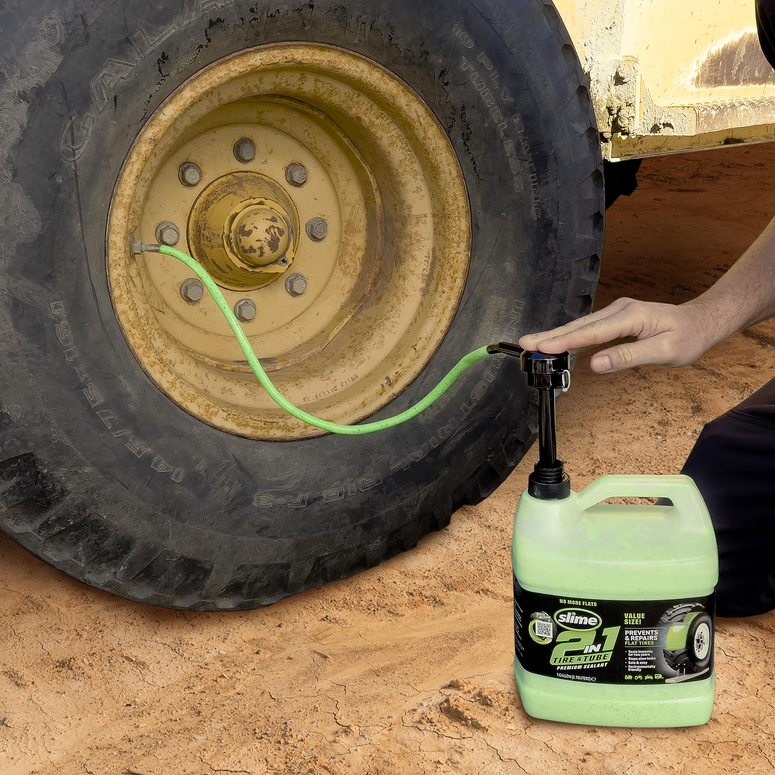 Slime Slime 2-in-1 Tire & Tube Sealant, 3.78L in use