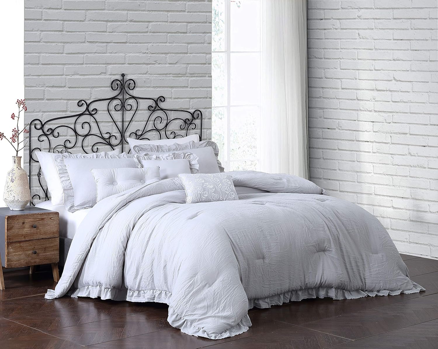 Davina 5pc Gray Enzyme Washed Comforter Set with 3 Decorative Pillows, Twin