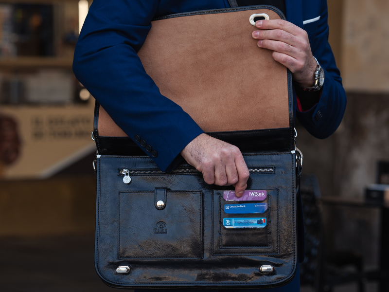 Amazon.com: Time Resistance Leather Briefcase for Men  display picture 1