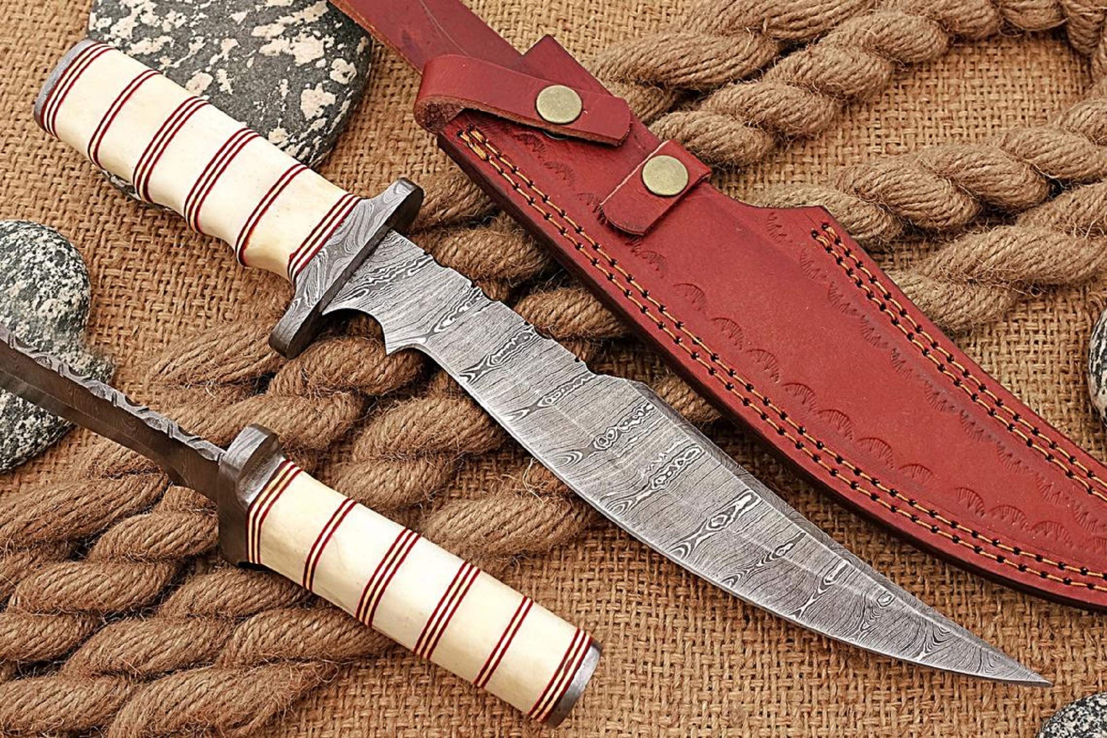 KE-01319-HK Custom and Handmade Damascus Steel Hunting Knife with Leather Sheath