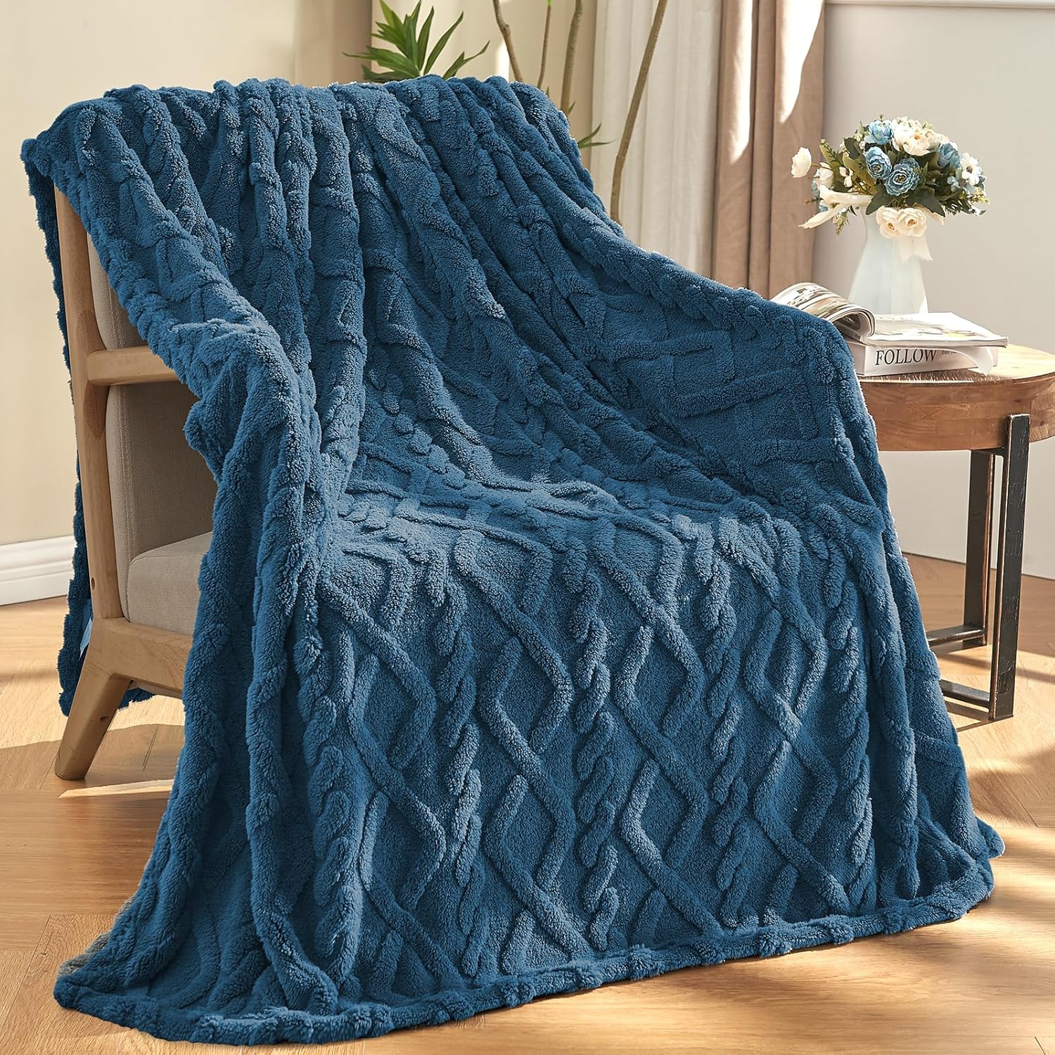 KMUSET Navy Fleece Throw Blanket 50 x 60 Inches,Super Soft Fuzzy Cozy Blue Blanket for All Season