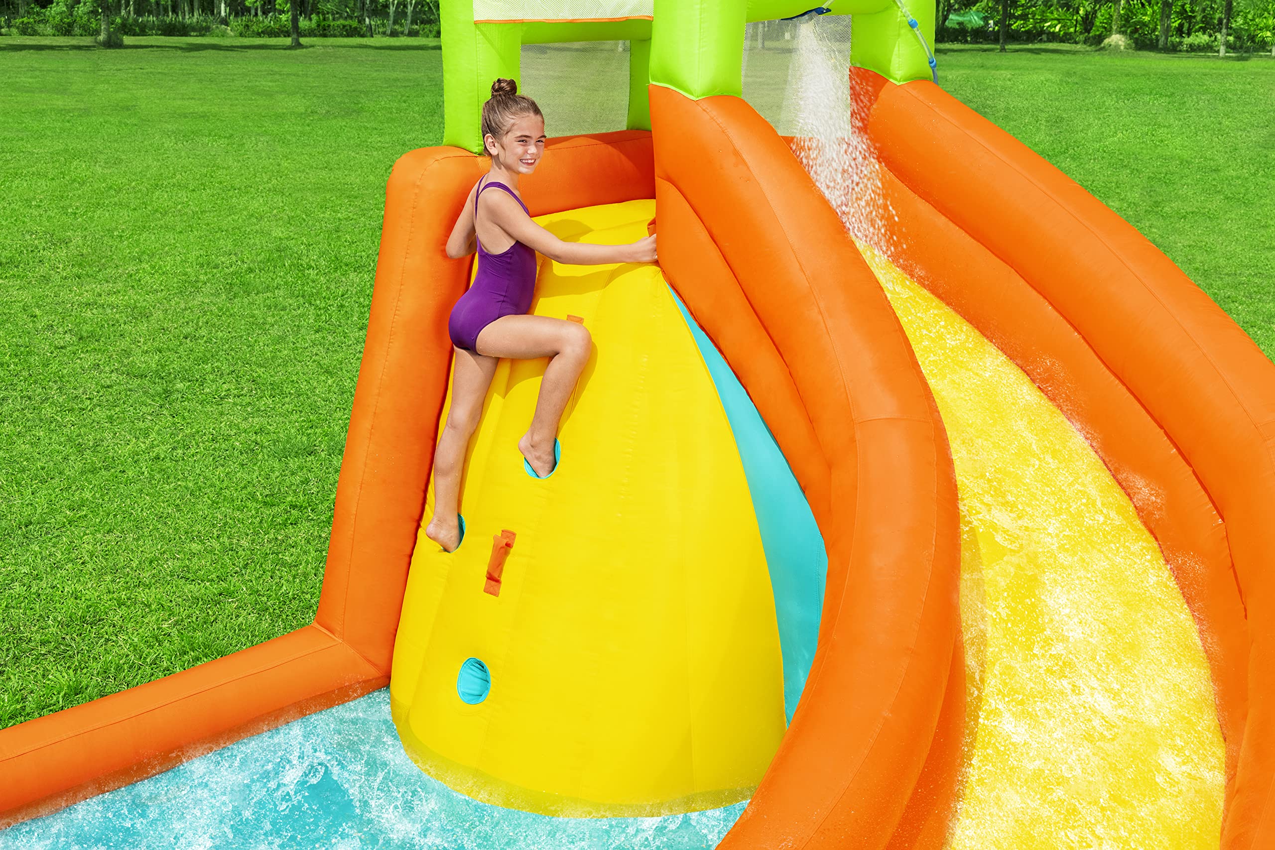 14' x 12'1" x 8'8"/4.26m x 3.69m x 2.64m Canopy Cove MEGA Water Park