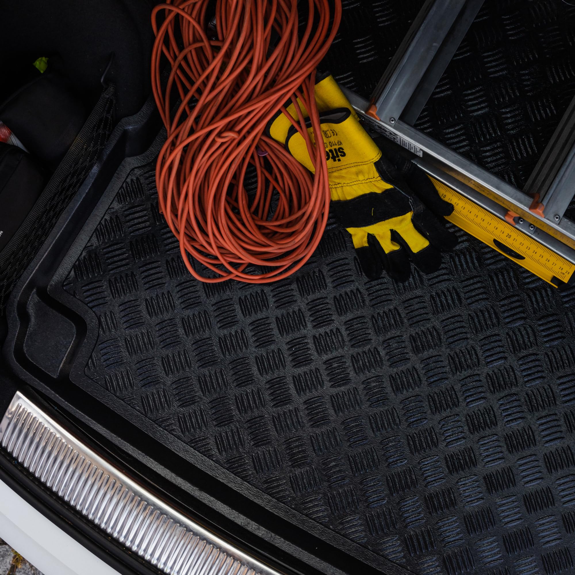 M MOTOS Zestaw gumowych dywaników samochodowcyh i maty bagażnikowej z PE do Opel Combo E od 2018 - Zwiększ komfort podróży dzięki antypoślizgowej macie samochodowej - maty podłogowe na każdą pogodę, o