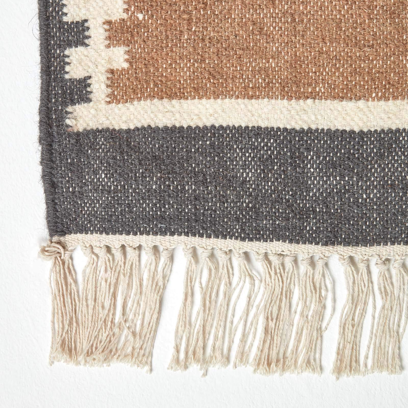 HOMESCAPES Jaipur - Tappeto kilim intrecciato a mano, marrone, arancione e grigio, per corridoio, tradizionale, in lana, con frange, 66 x 200 cm