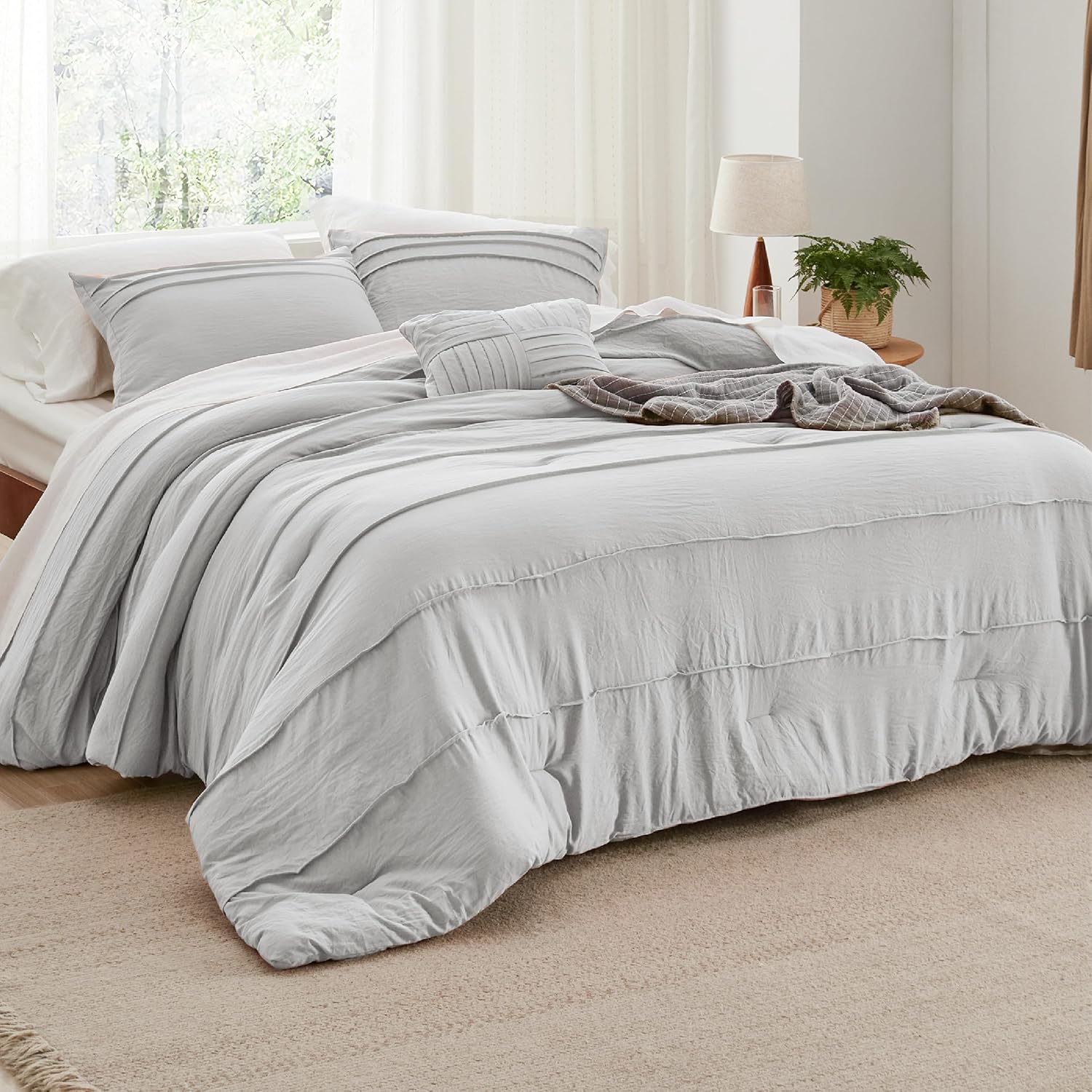 Bedsure King Comforter Set - 4 Pieces Pinch Pleat Bed Set, Light Grey Boho Bedding for All Season, 1 Soft Comforter, 2 Pillowcases, 1 Decorative Pillow King Light Grey