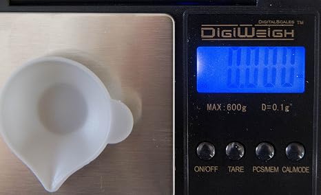 Compact Digital Pocket Weight Scale for Diet Food Balancing / Medicine Scaling, Christmas Figurine 1998