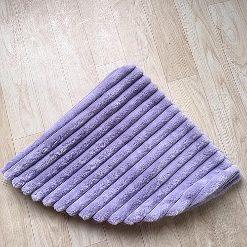 Vista 59 de Faldones blancos de felpa para árbol de Navidad, 36 pulgadas, tapete de lujo de piel sintética para base de árbol de Navidad con patrón de corazón