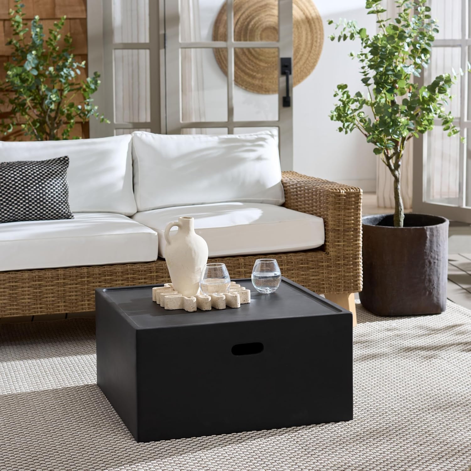 SAFAVIEH Outdoor - Georgia Square Coffee Table - Black - Fully Assembled - Weather Resistant - Ideal for Deck, Patio, Backyard, 27" W x 27" D x 13.4" H (PAT1302A)