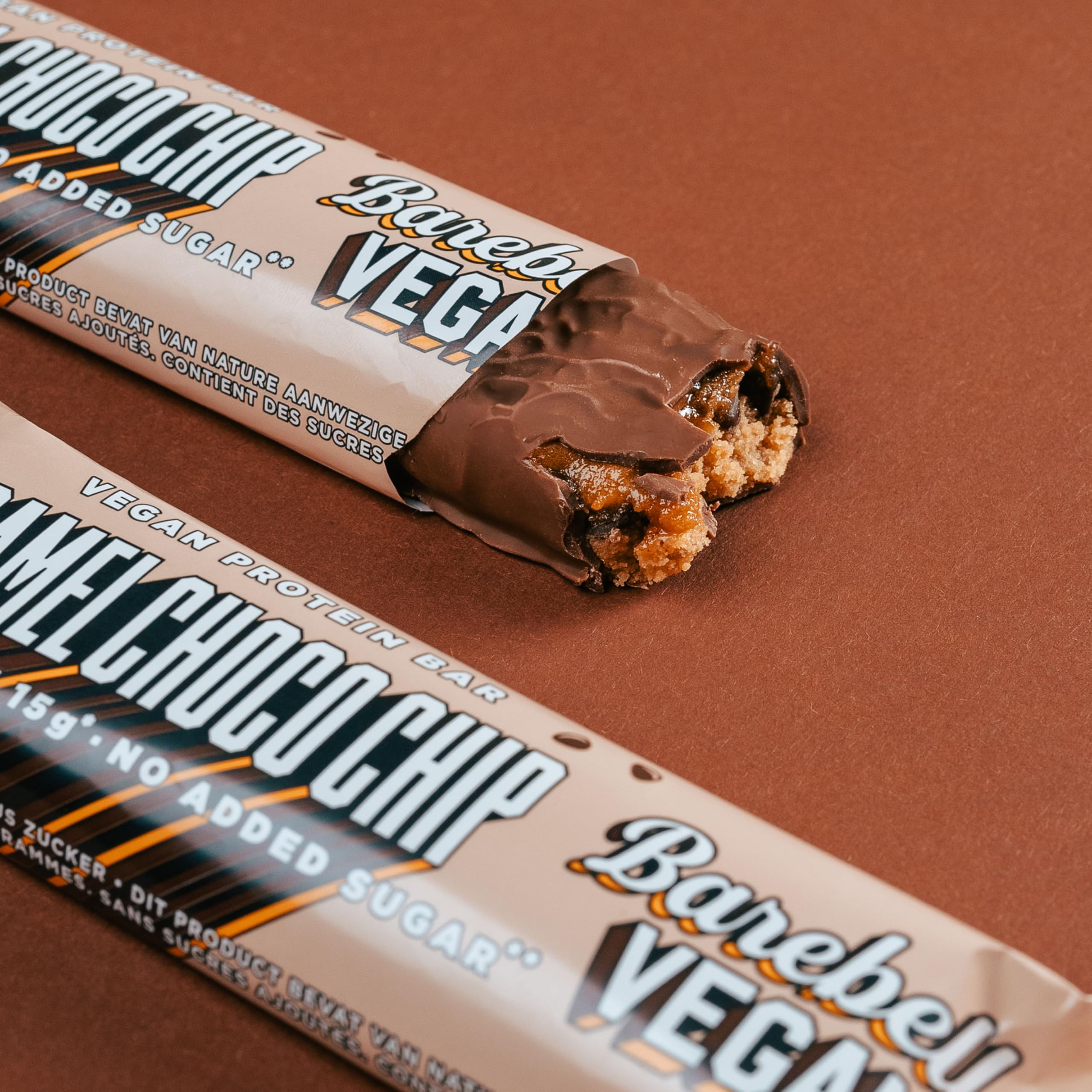 Barebells Vegan Protein Riegel – 15g High Protein Bar, Zuckerarm, Eiweißriegel, Ohne Palmöl, Vegane Proteinriegel – vegane Schokolade - Caramel Choco Chip, 12 x 55gr