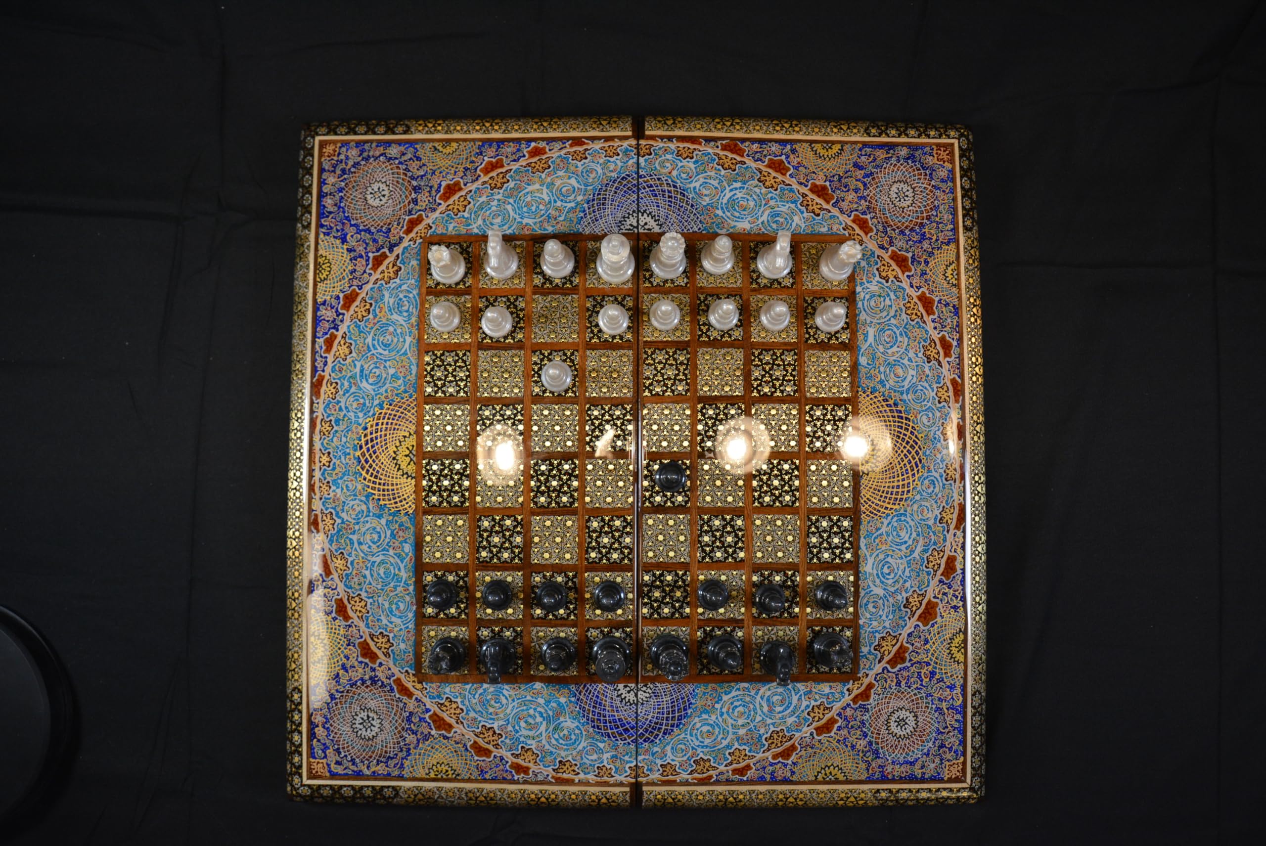 Collection d'échecs de backgammon - Fabriqué à la main en bois avec motif marqueterie et peint à la main avec motif floral - Avec mallette de protection, dés et pions - 50 x 50 x 3,5 cm (motif floral