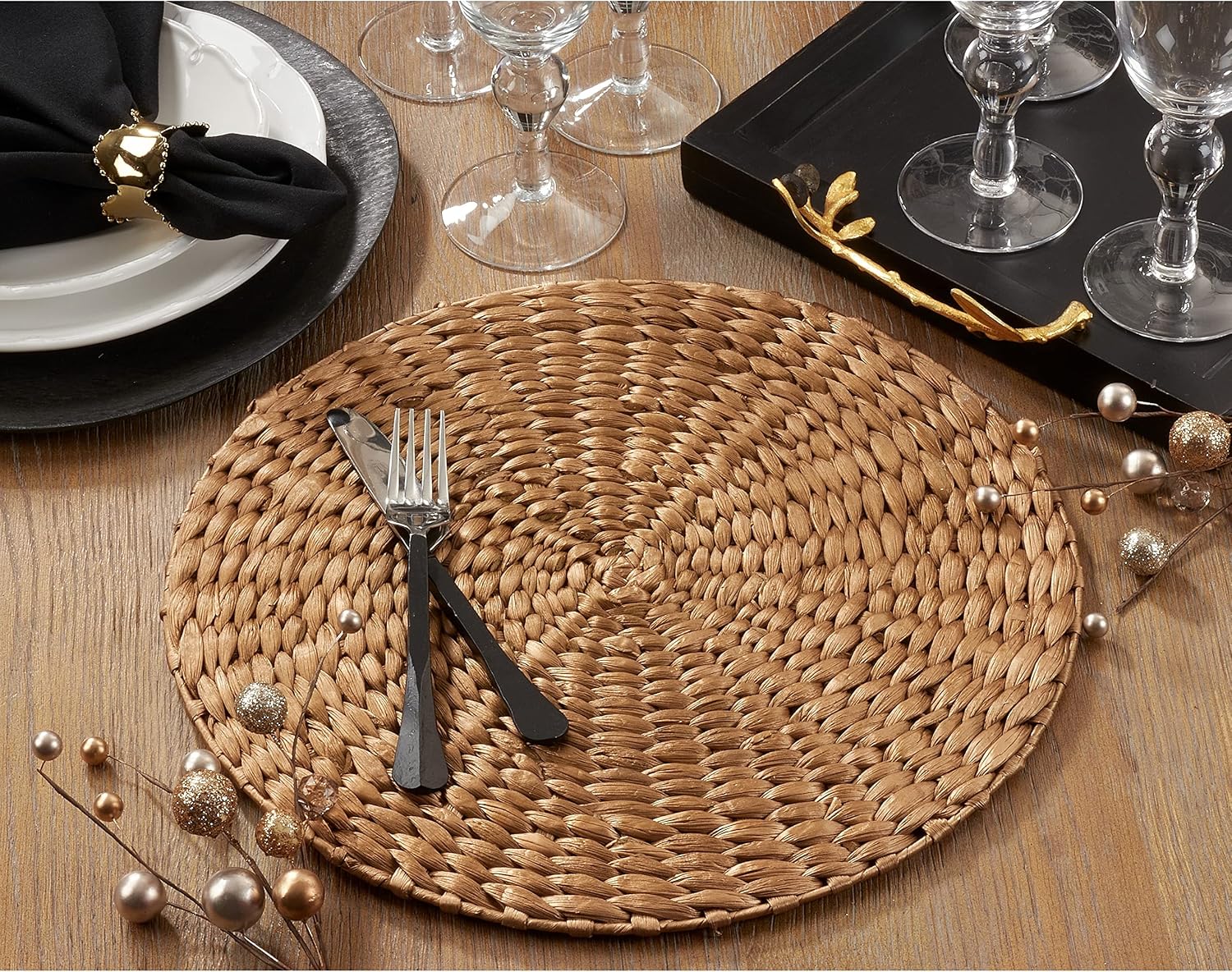 SARO LIFESTYLE Gold Woven Water Hyacinth Placemat - 15" Round, 4 Ct.