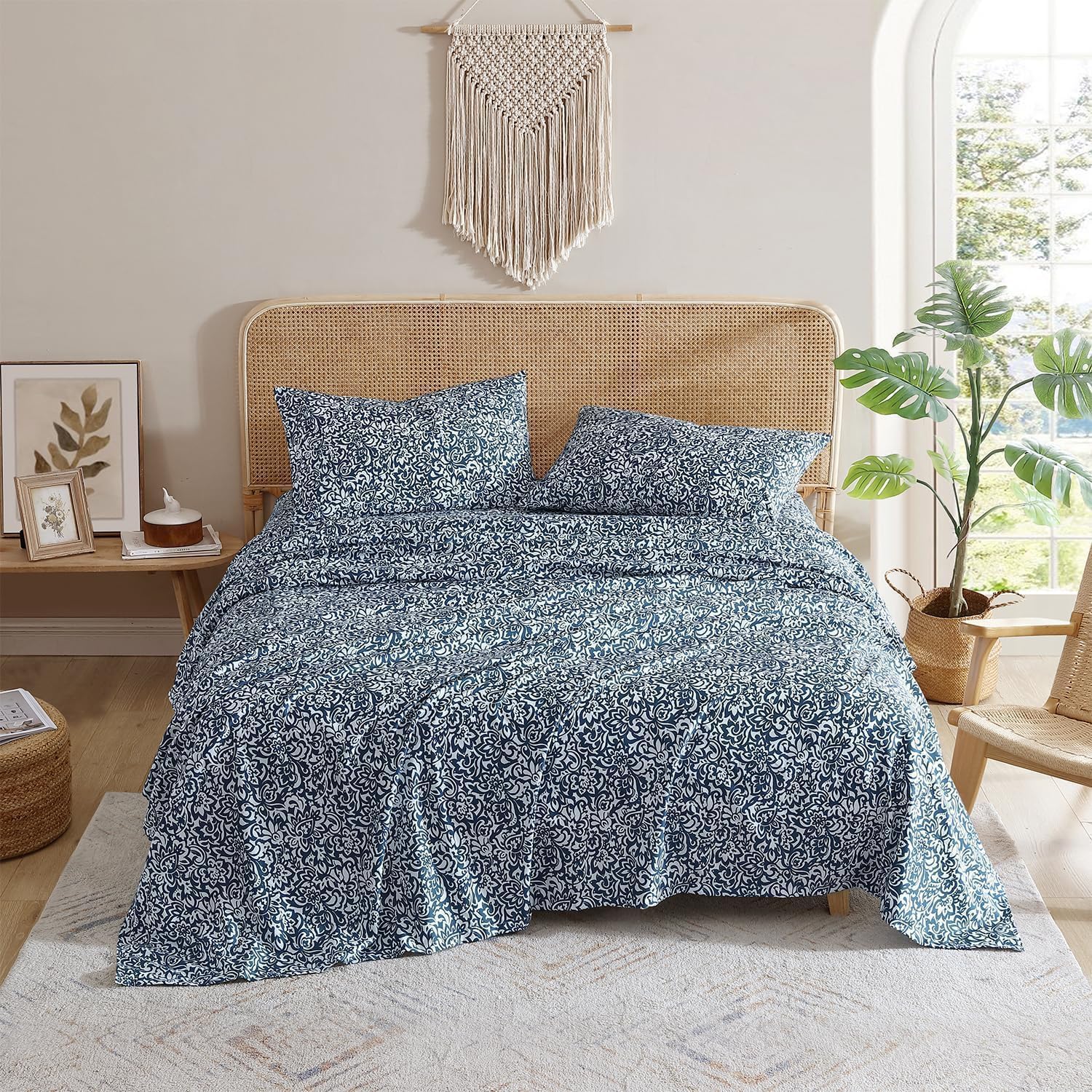 Indigo Ink - King Size Sheet Set, 4-Piece Boho Floral Damask Patterned Bedding, Soft & Wrinkle Resistant (Tufted Medallion Collection, Navy Blue)