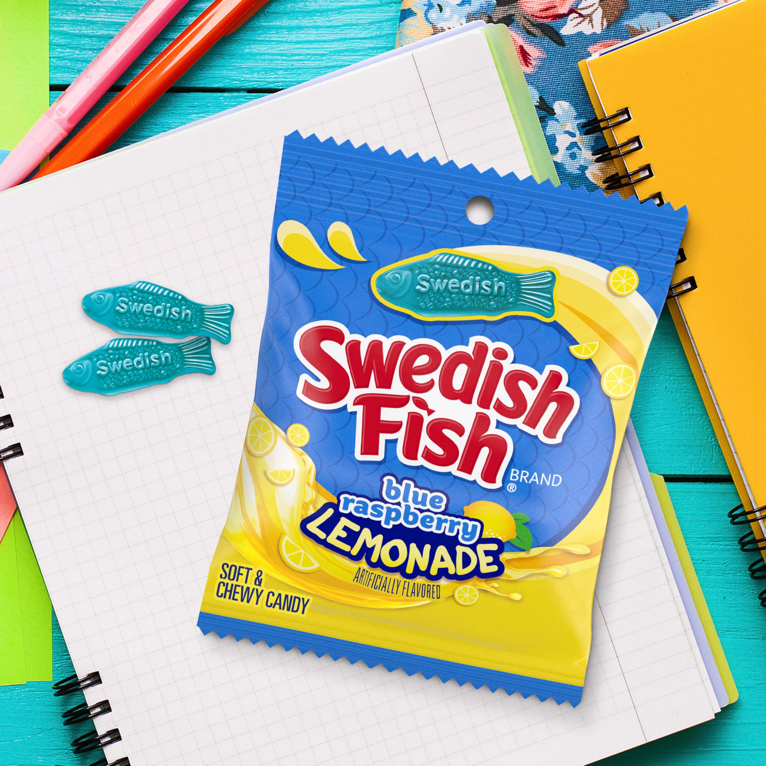 SWEDISH FISH Dulces suaves y esponjosos con limonada de frambuesa azul, dulces sueltos, 340 - 101,8 g bolsa