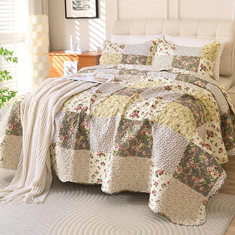 Cmfshape Romantic Patchwork Quilt Set King Size,Reversible Bedspread Coverlet 3-Piece,Floral Bed Cover Set with Pillow Shams,Lightweight Microfiber Bedding Set for All Season (Beige,102x90) image 3