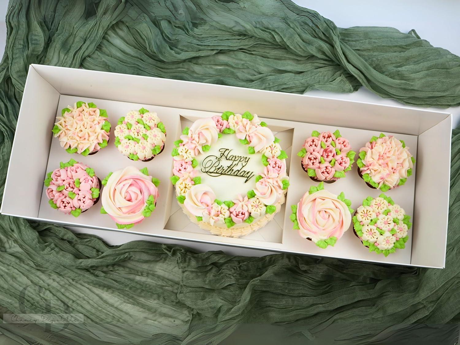Bento Cake and Cupcake box with 8 cupcake cavities and 1;4-5in Cake Cavity- 10 pack
