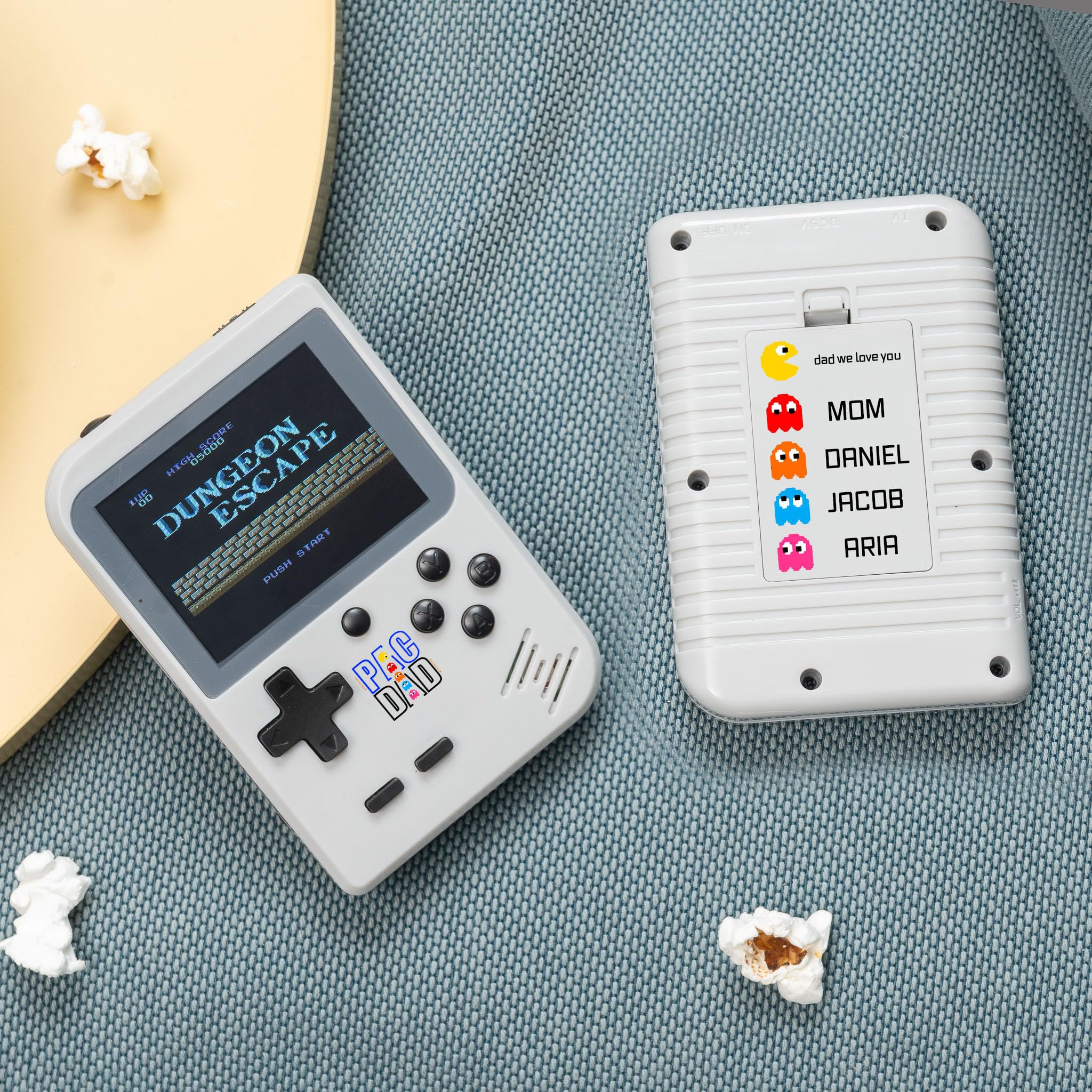 Wanapix | Console Rétro Portable Personnalisée | 256 Jeux Vidéo Classiques | Graphismes 8 Bits en Couleur | Fonctionne sur Batterie et se Recharge Via Câble USB-C