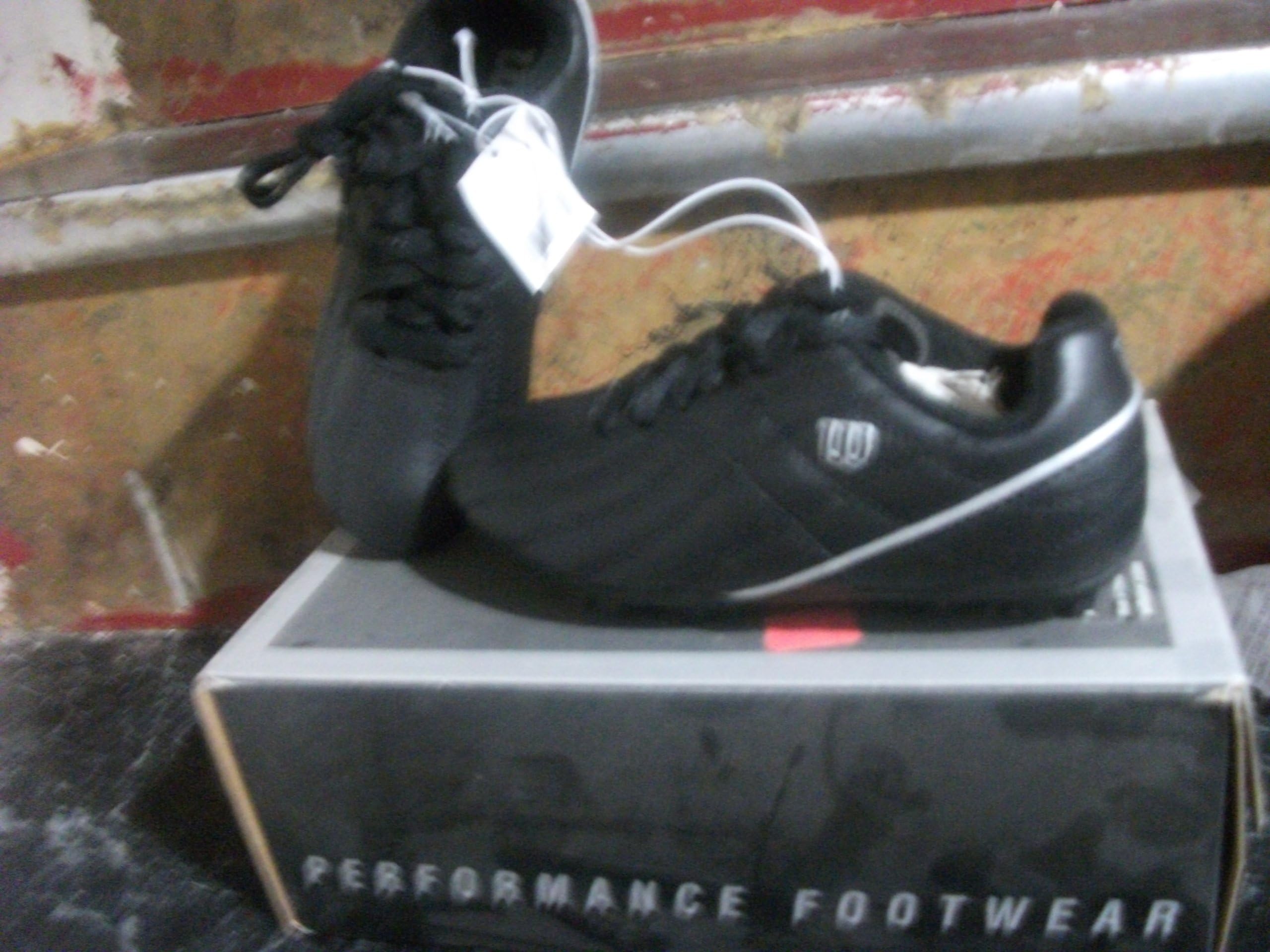 Wilson Youth Soccer Cleats Aggressor Size 5