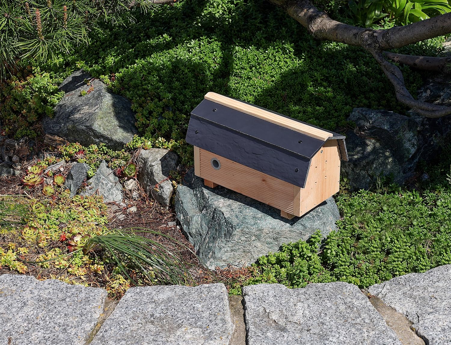 MAZUR Hummelhaus aus Holz | 17x29x14cm | Wetterfest Hummelhotel Haus | Hummelkasten | Hummelpension | Insektenhotel | Bienenhaus | Nistkasten | Hummelvilla | für Hummeln