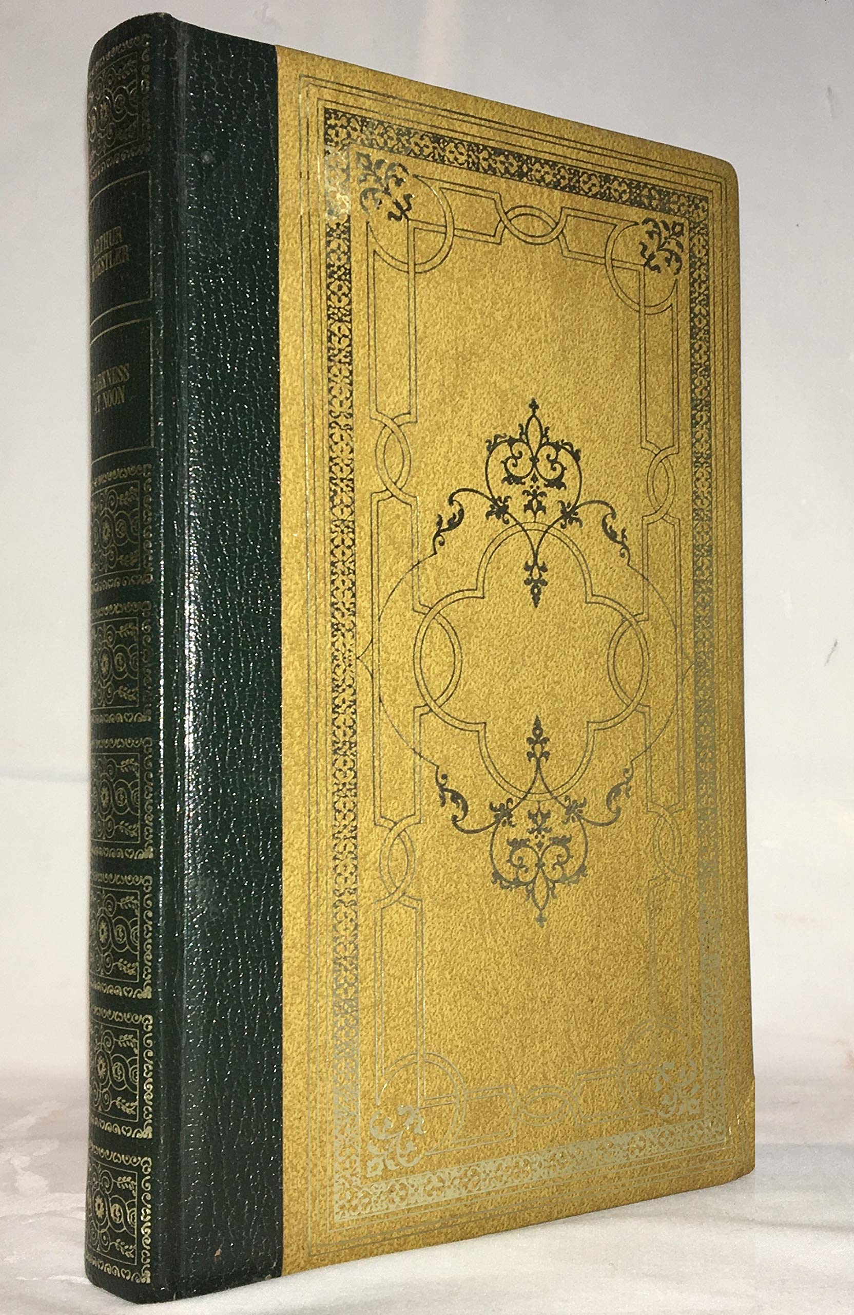 Darkness at noon (Books that have changed man's thinking) Hardcover – 1 Jan. 1970