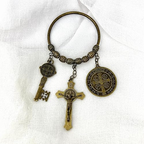 Miniatura 1 de San Benito con crucifijo y dije para puerta  Bendiciones y protección para el hogar (plata)
