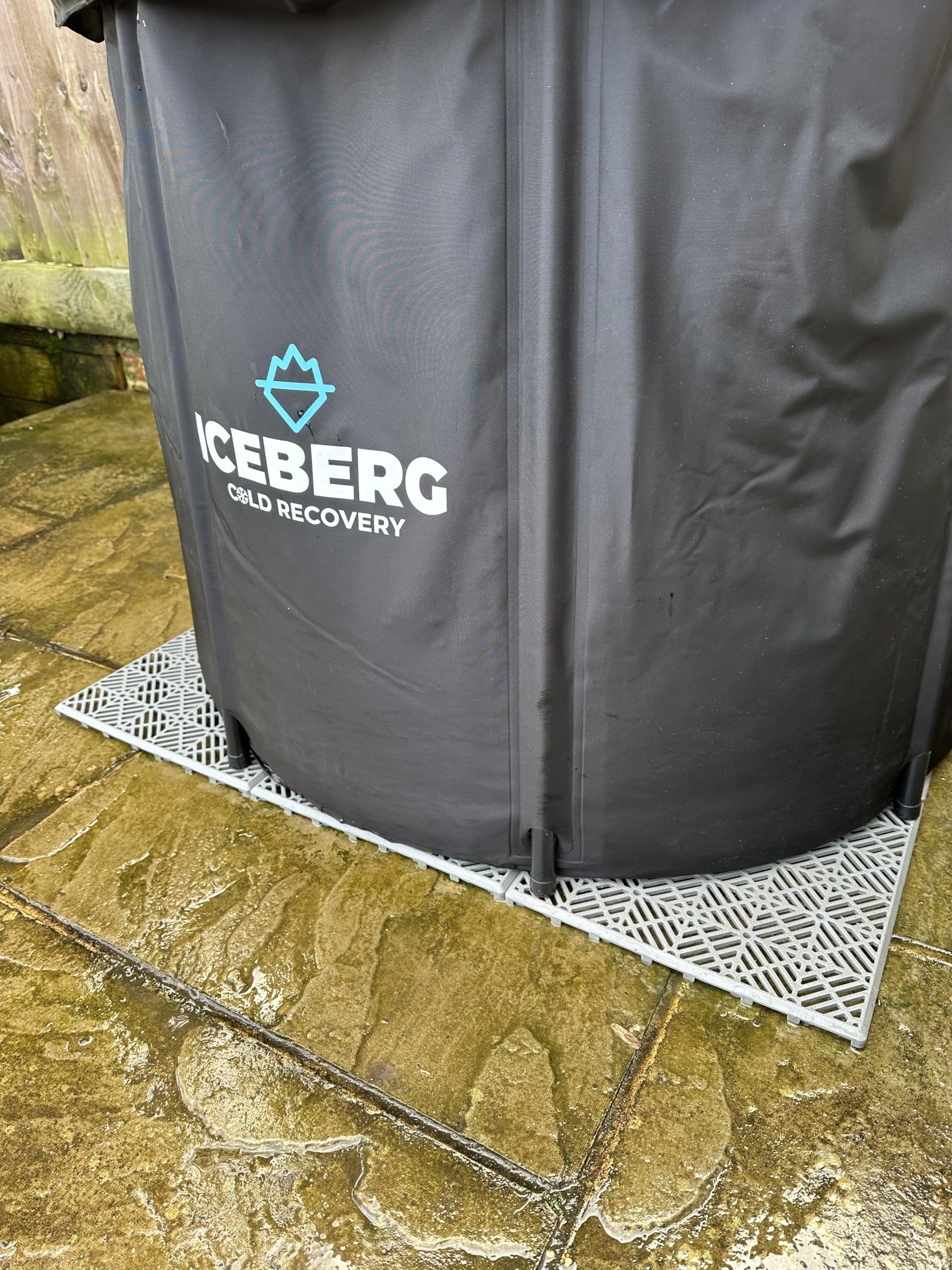Iceberg Ice Bath Floor Tiles, 9 x 30cm Interlocking Non-Slip Drainage Mats