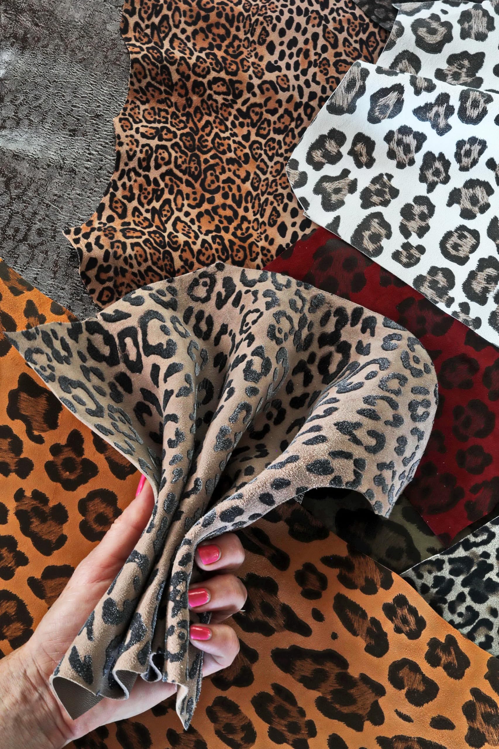 LA GARZARARA - Retales de piel con estampado de leopardo - Mínimo 25 x 20 cm máximo 40 x 40 cm - 0,500 kg - Selección aleatoria para manualidades, costura y creaciones a mano - Varias Frantasie