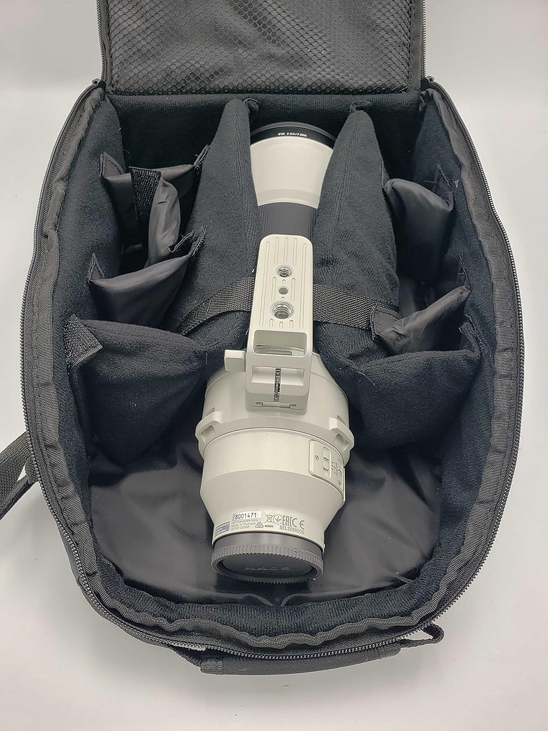 Sony FE 200–600mm F5.6–6.3 G OSS (SEL200600G) Camera Lens Bundle with 2X 64 GB SDXC Card, Water Resistant Backpack, 95MM DHD Filter, 32GB USB Drive, Cleaning Kit + More (USA Authorized)
