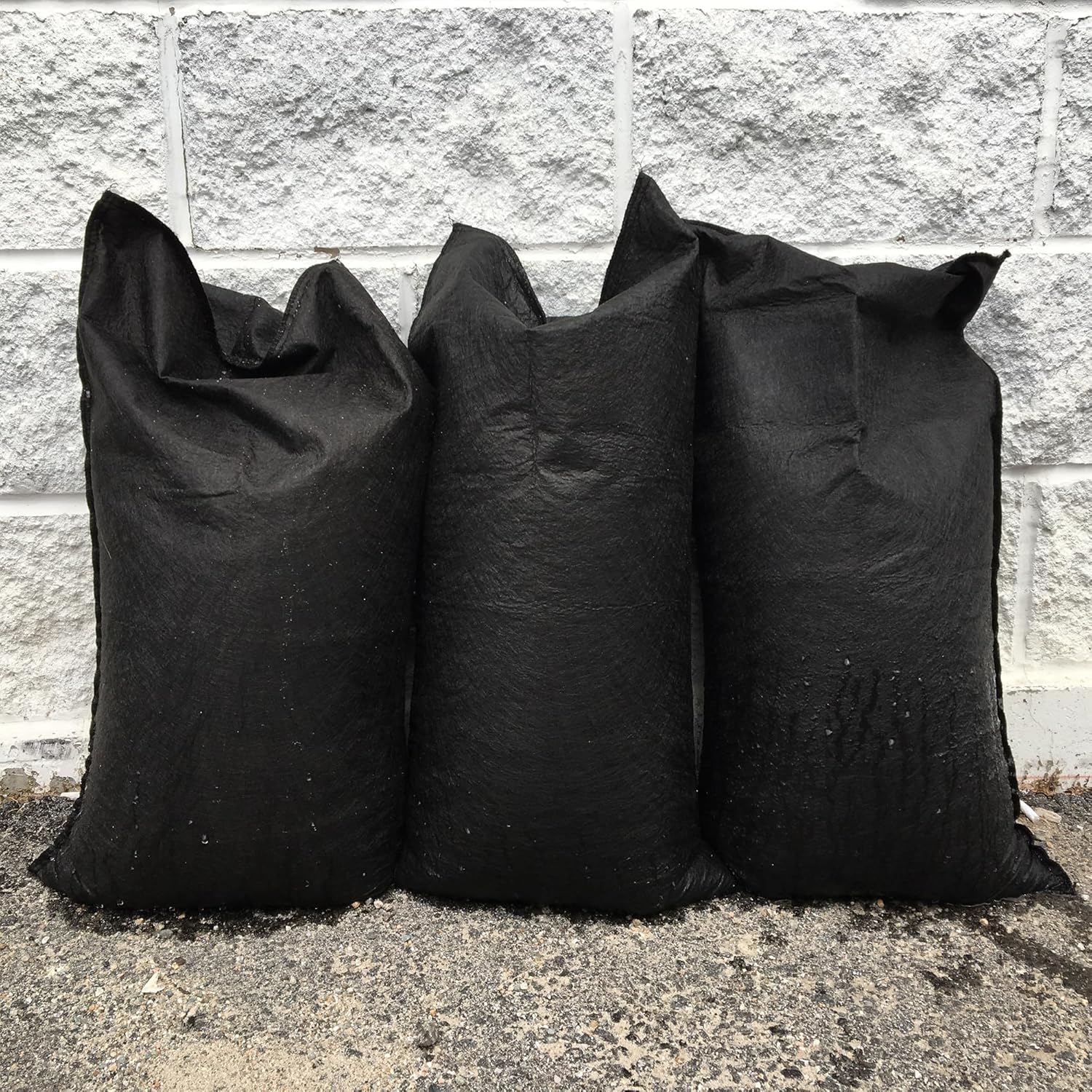 Quick Dam Grab & Go Flood Kit includes 20- 2ft Flood Bags in Bucket , Black , 1 Kit - QDGGFB-20