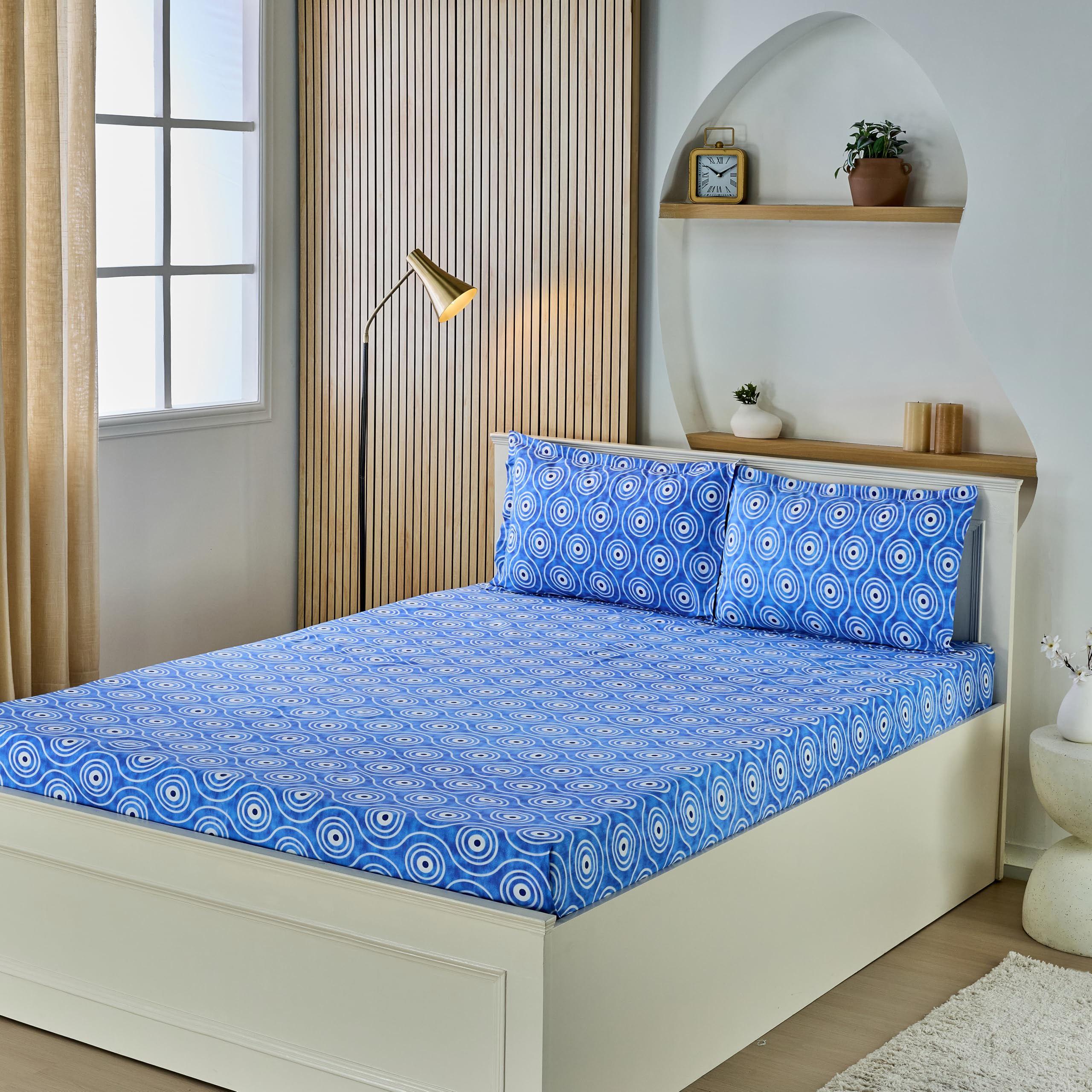 Amazon Brand - Solimo Geometric 144 TC Cotton King Size Bedsheet with 2 Pillow Covers| 90x108 Inch| Blue
