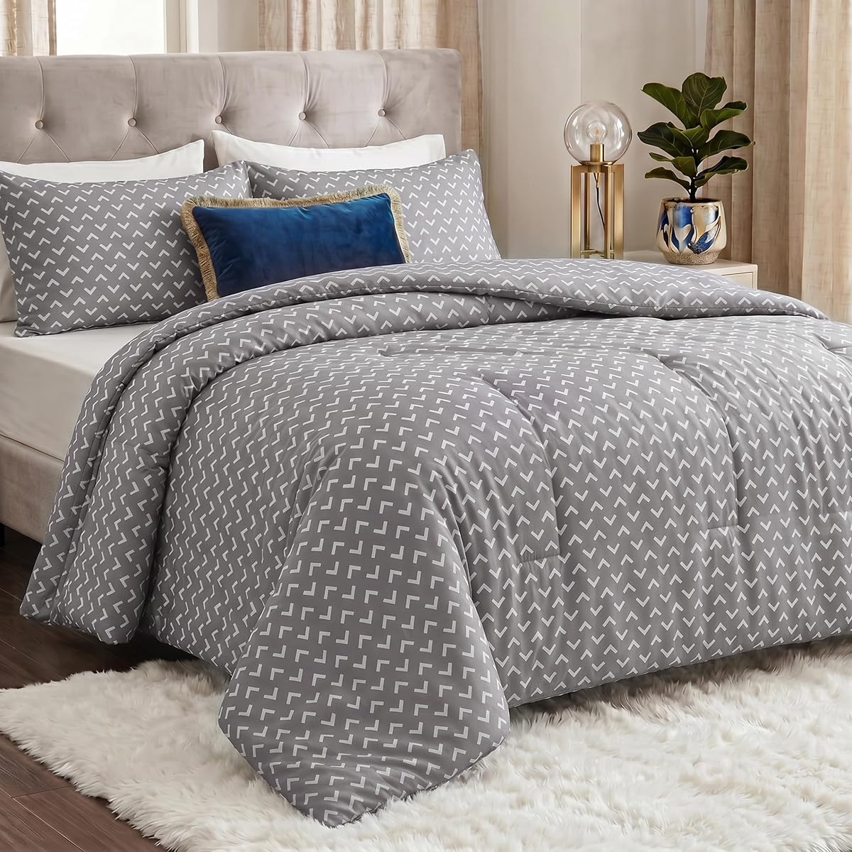 Utopia Bedding 3 Pc Queen Comforter Set, Printed Comforter, Arrows White | Comforter Set Includes Comforter (88x88) Inches, 2 Shams (20x26) Inches. Soft Microfiber Down Alternative, Machine Washable.