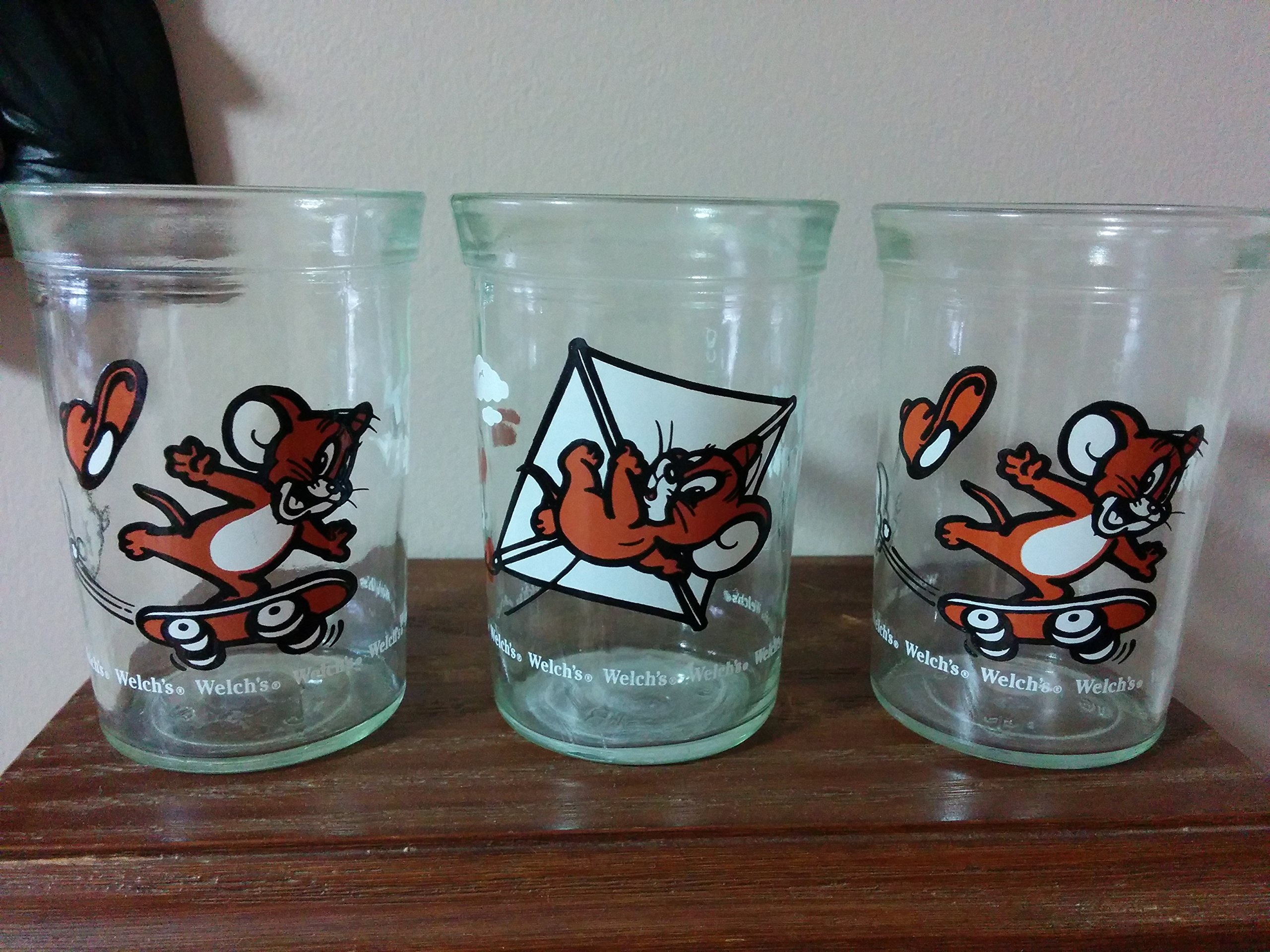 Welch's Tom & Jerry Glass Featuring Jerry On Skateboard