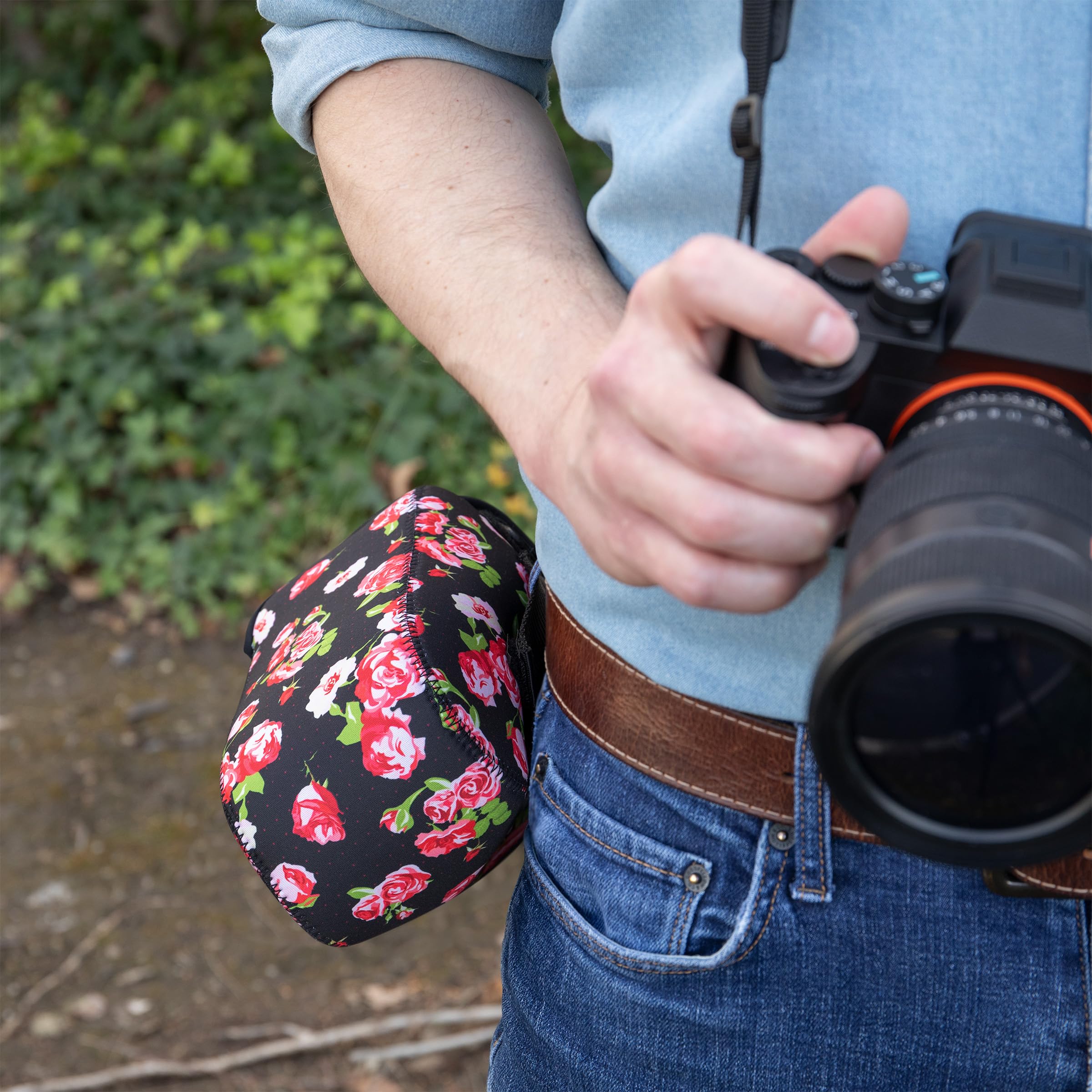 USA Gear Grand étui pour Appareil Photo (Floral) + Dragonne pour Appareil Photo (Floral), Lot