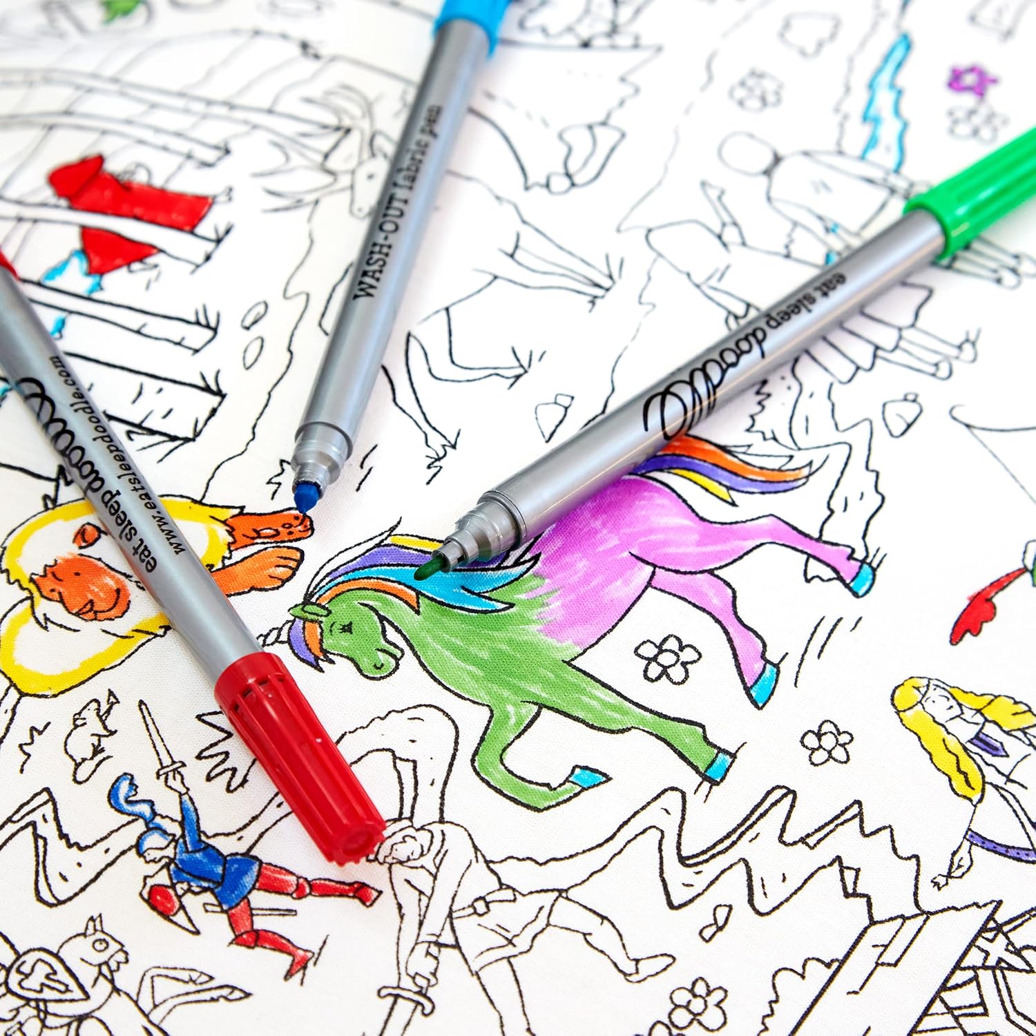 eatsleepdoodle - Coloring Pillowcase for Kids – Reusable DIY Pillow Cover with Washable Markers, Educational Arts & Crafts Activity for Boys & Girls, Fun Gift for Creative Play, Machine Washable