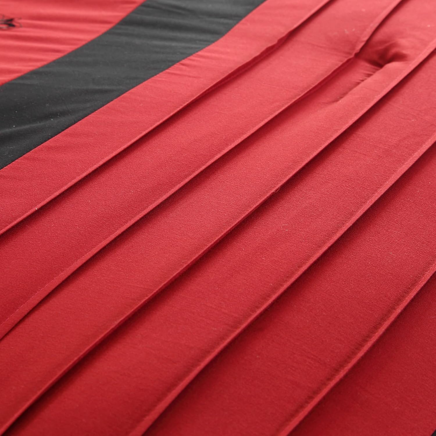 New 8PC. Elegant Comforter Set Soft All Season Superior Bedding with Bed Skirt and 4PC. Sheet Set (Burgundy, Full)