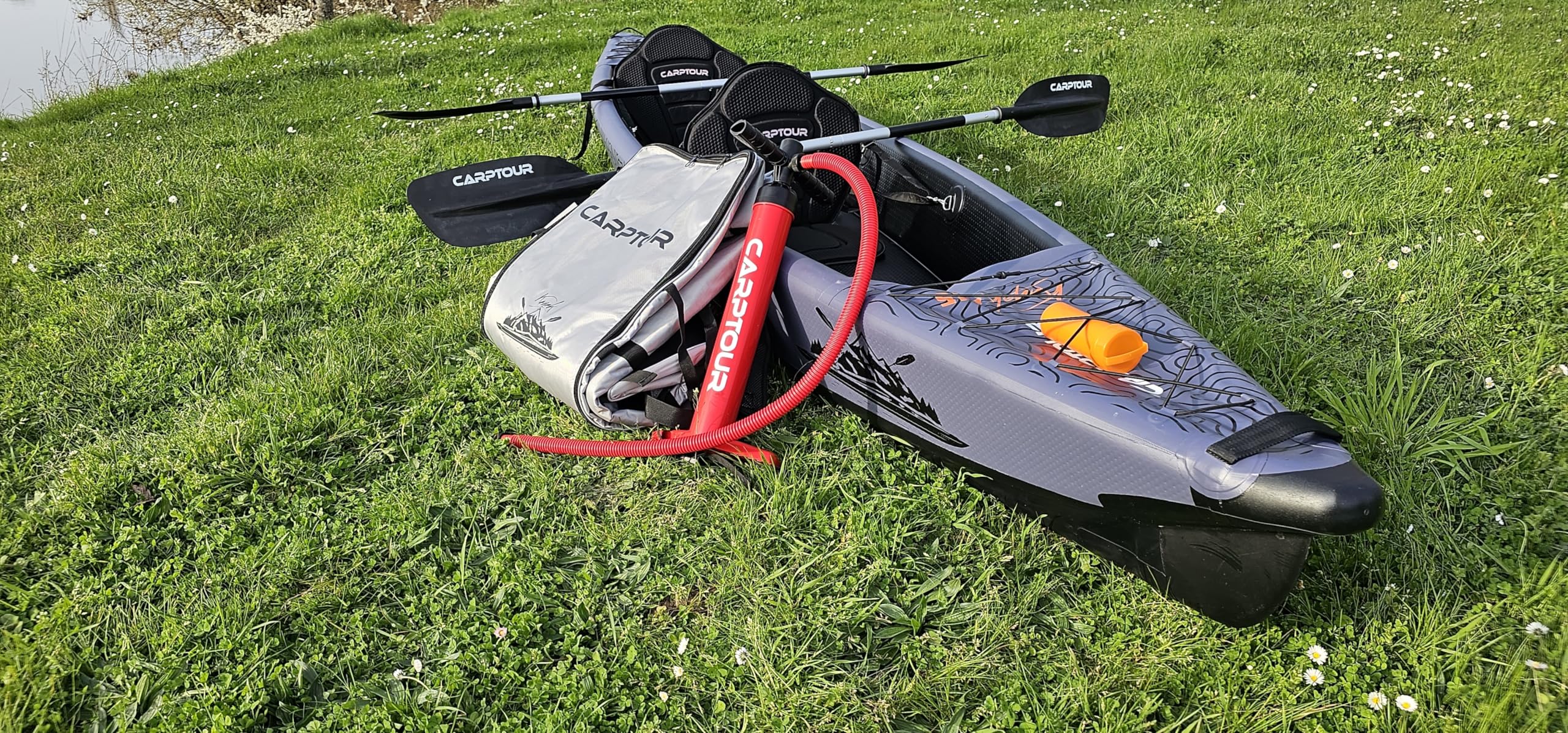 Bateau pneumatique C5 - Kayak gonflable - Drop Stitch avec pagaie et 2 sièges - Avec pompe à air et sac de transport pratique - Bateau à pagaie - Couleur : gris