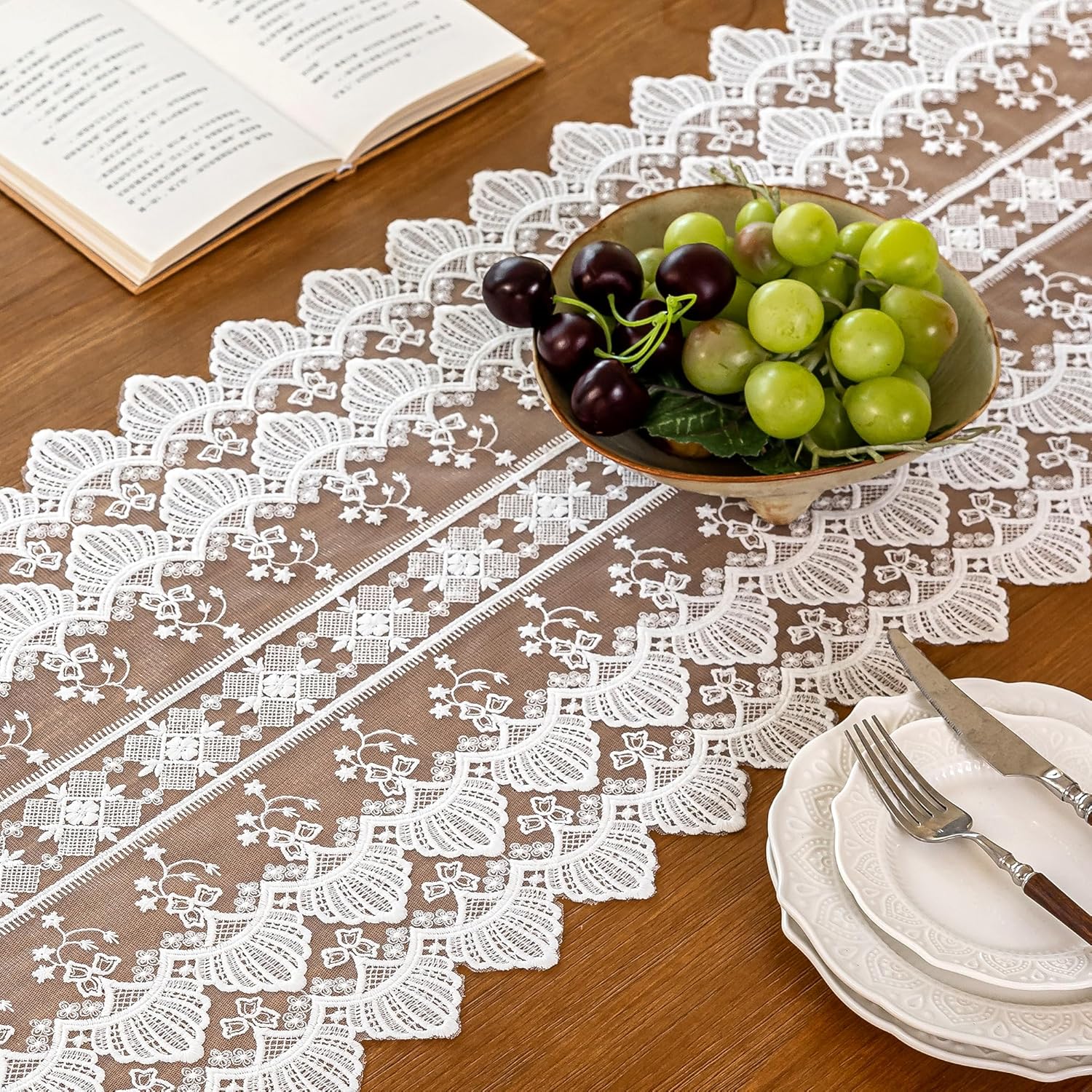 Lace Table Runner Exquisite Embroidery Floral,UWWGKK Table Runners with Tassel Retro French Country Style,for Wedding Decor,Afternoon Tea, Party