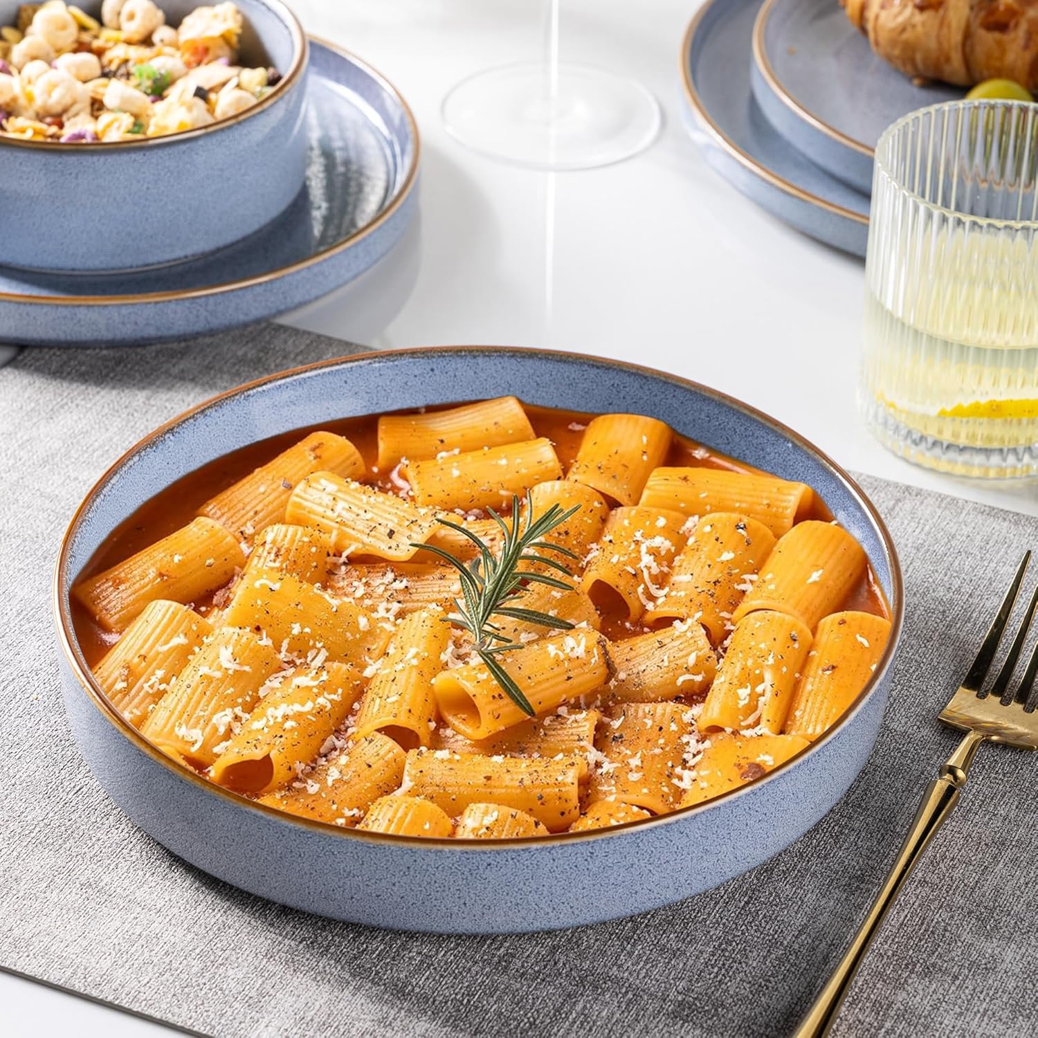 gbhome 9'' large ceramic pasta bowls, 32oz stoneware pasta serving bowls set of 4 for kitchen, wide bowls for fruit,pasta,salad,oatmeal,meal, microwave safe, reactive glaze-brunnera blue brunnera blue 32oz