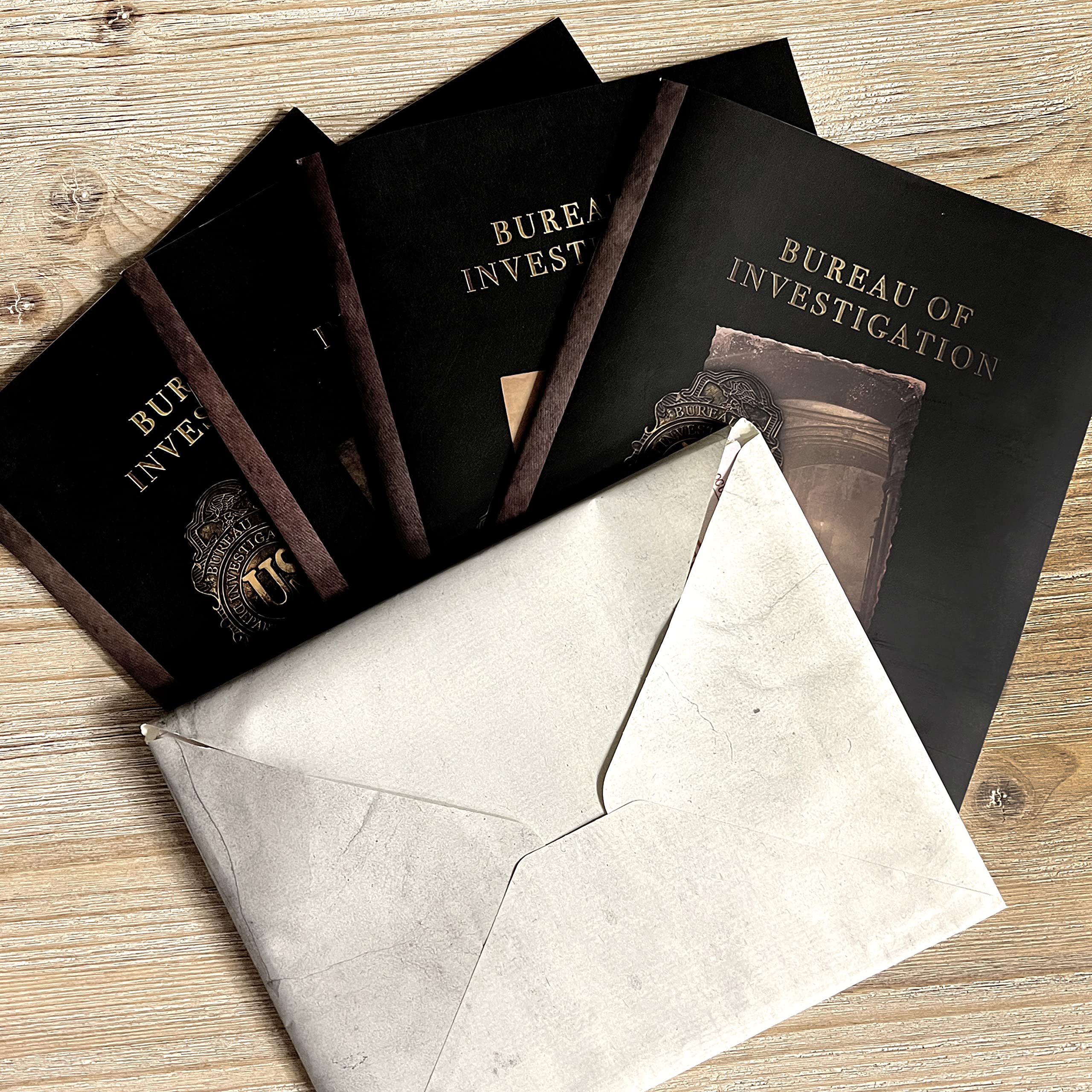 Asmodee - Sherlock Holmes Consulente Investigativo: Bureau of Investigation Indagini ad Arkham e Altrove - Gioco da Tavolo Investigativo, 1-8 Giocatori, 14+ Anni, Edizione in Italiano