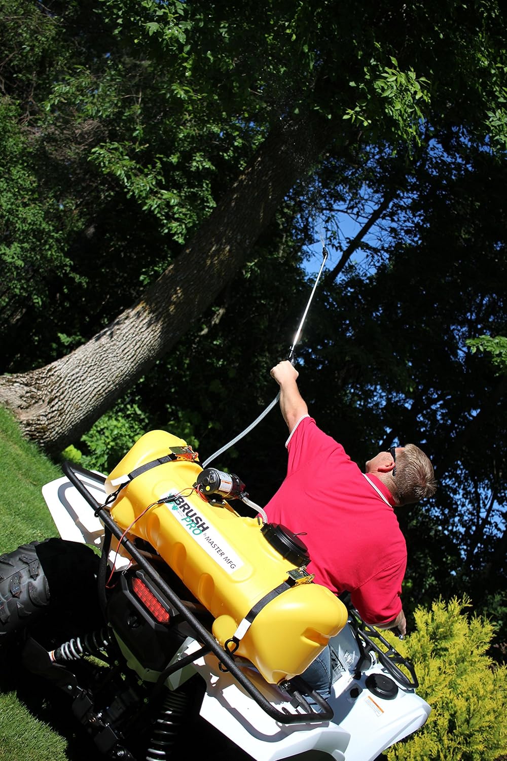 Master Manufacturing SSX-02-015A-B 15 gallon Brush Pro Spot Sprayer - Flojet 1.6Gpm, Diesel Mix Compatible