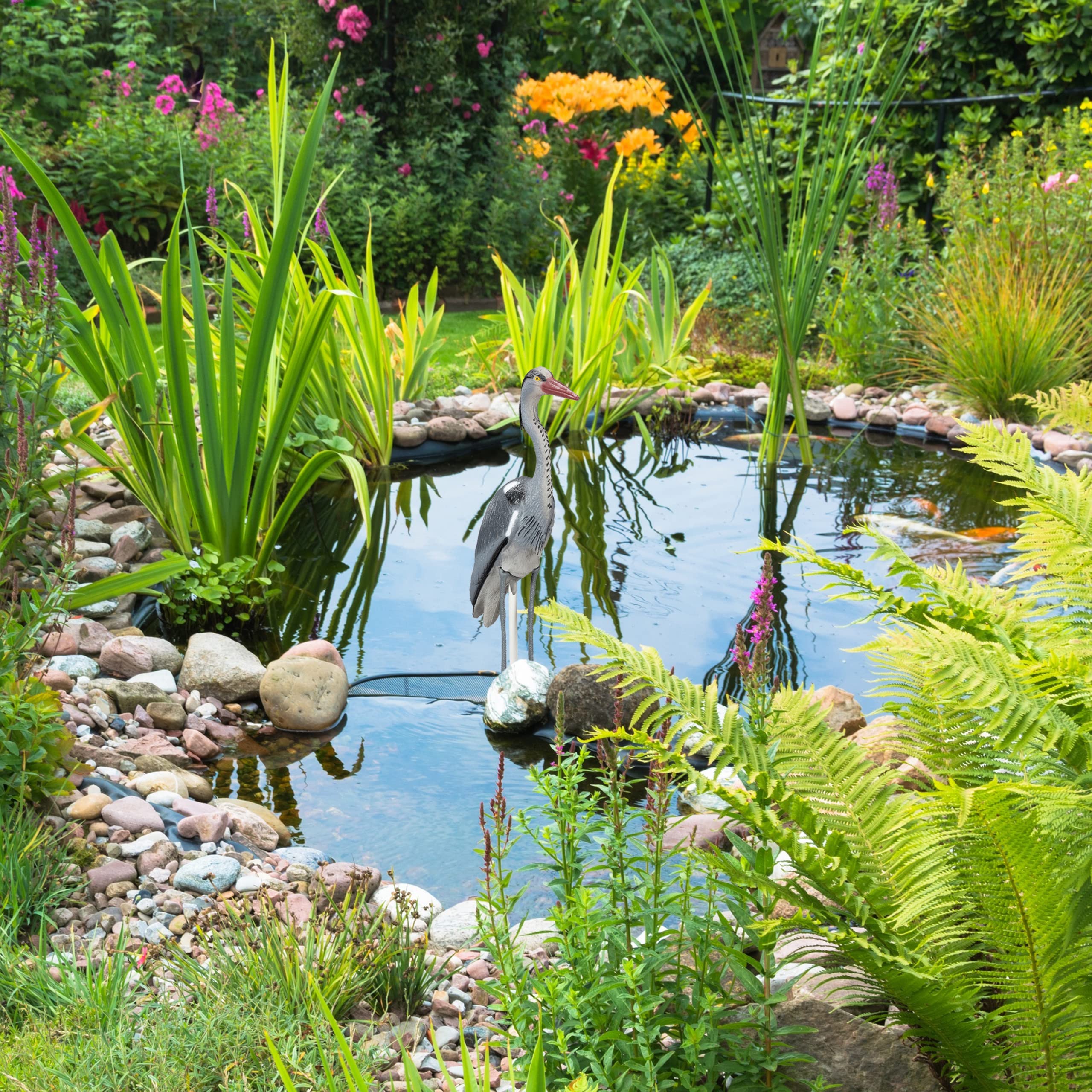 Relaxdays Statuette de héron, Lot de 2, Protection Contre Les Chasseurs de Poissons, avec Pied, à Planter, PE, Gris, 92 x 18 x 49 cm